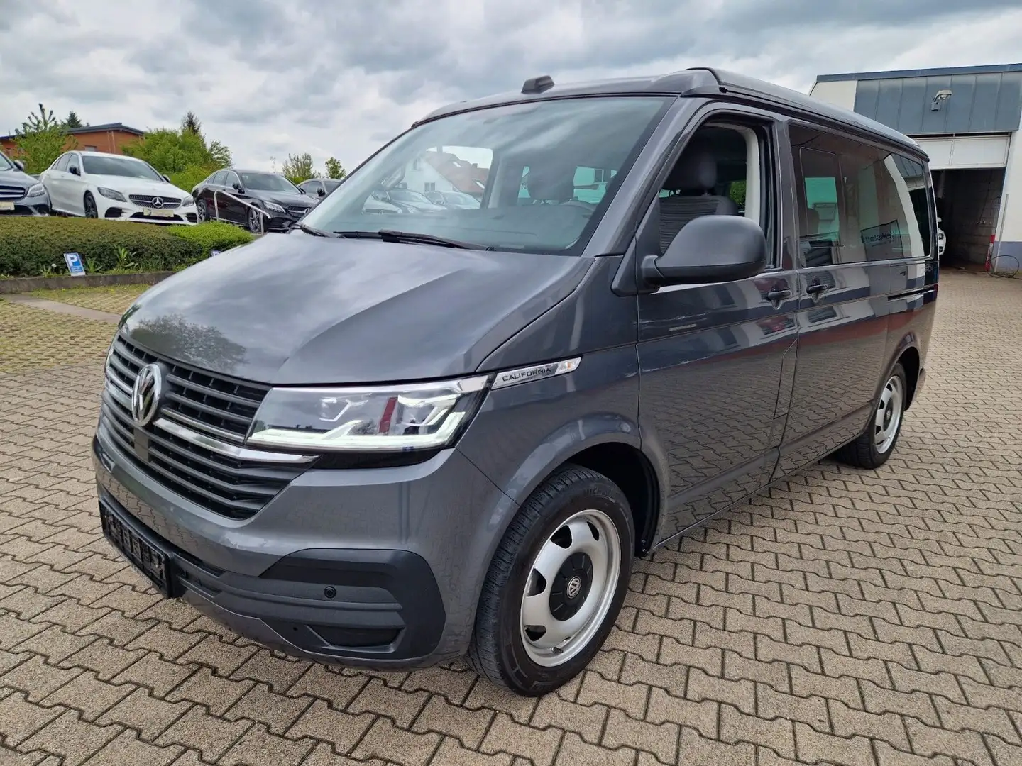 Volkswagen T6 California T6.1 California 2.0 TDI Beach Tour 4Motion DSG Gris - 1