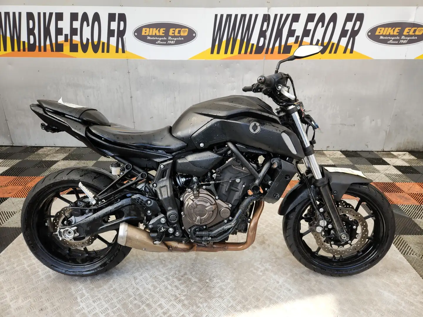 Yamaha MT-07 Noir - 1