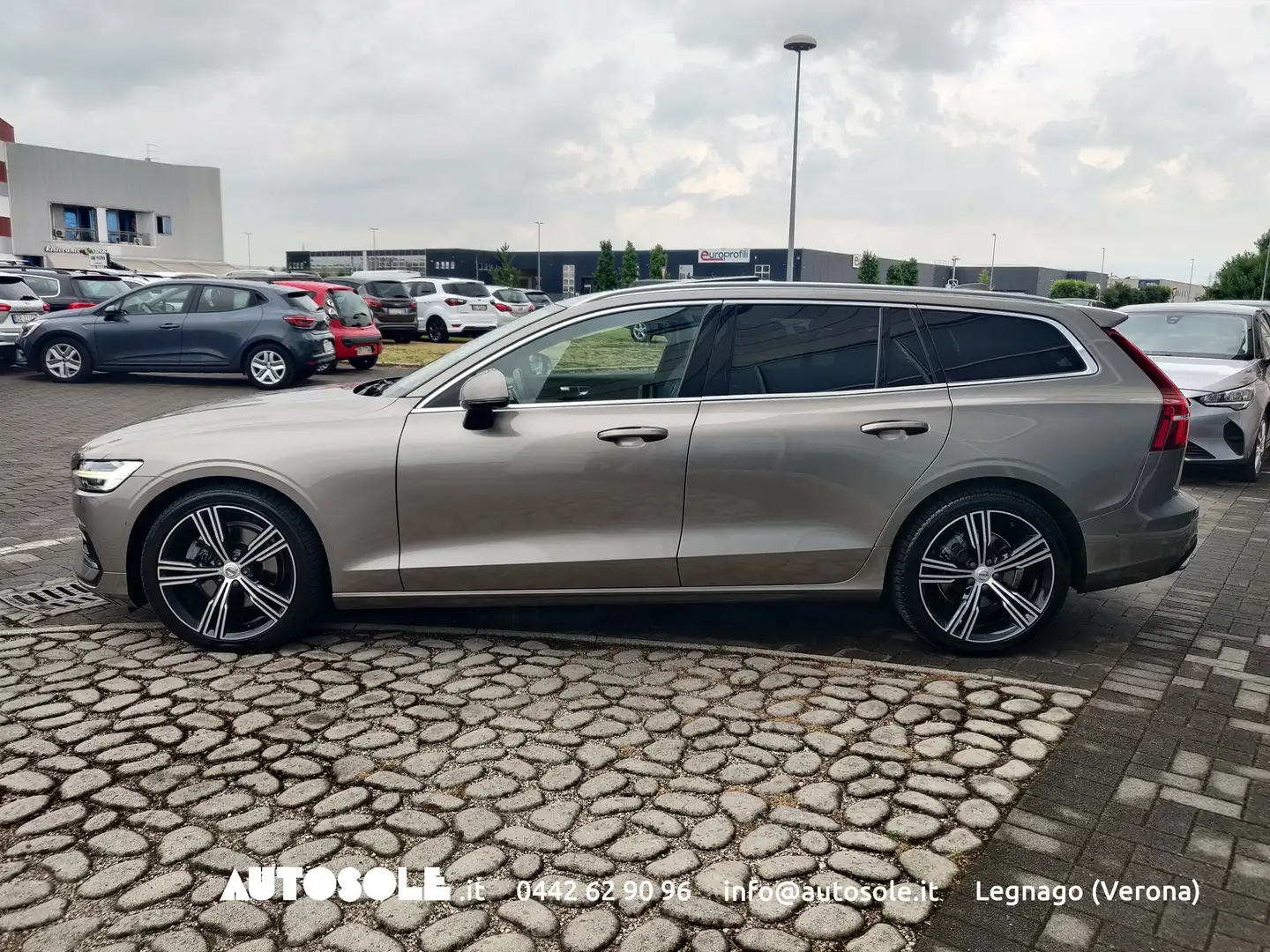 Volvo V60 V60 B4 Inscription Automatica Gris - 2