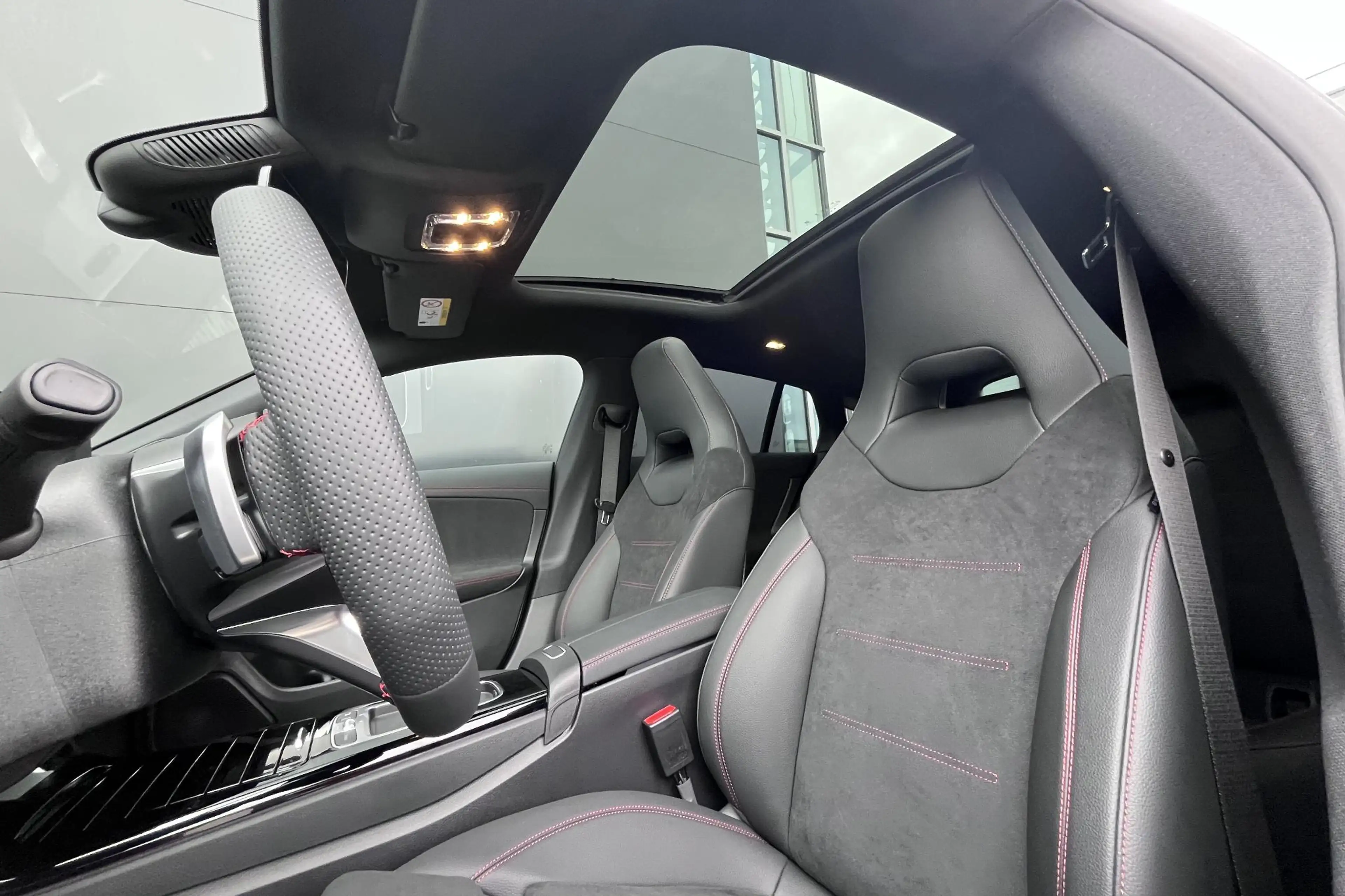 Mercedes-Benz CLA 180 CLA Shooting Brake Star Edition AMG Line Limited | — photo 15