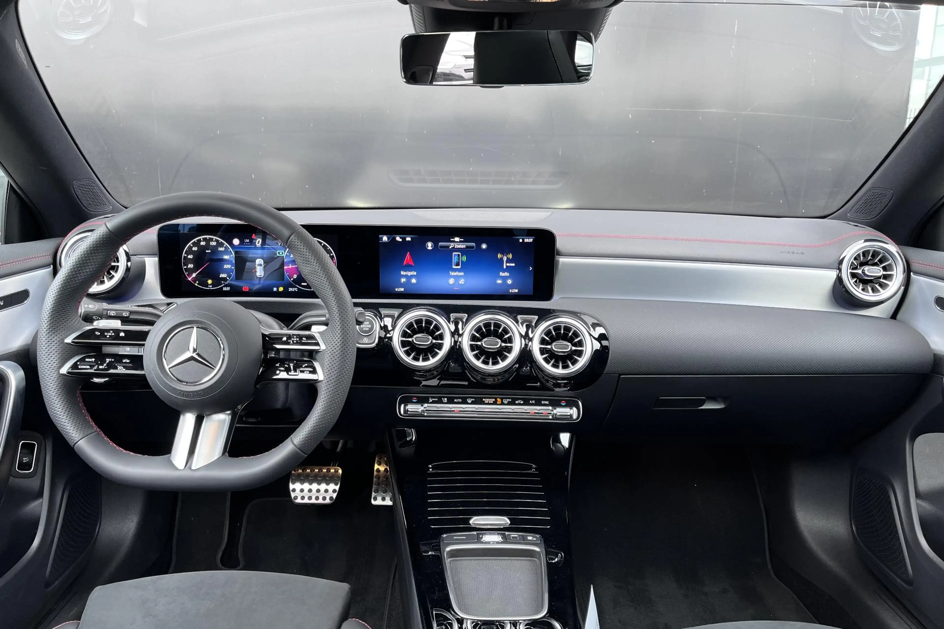 Mercedes-Benz CLA 180 CLA Shooting Brake Star Edition AMG Line Limited | — photo 3