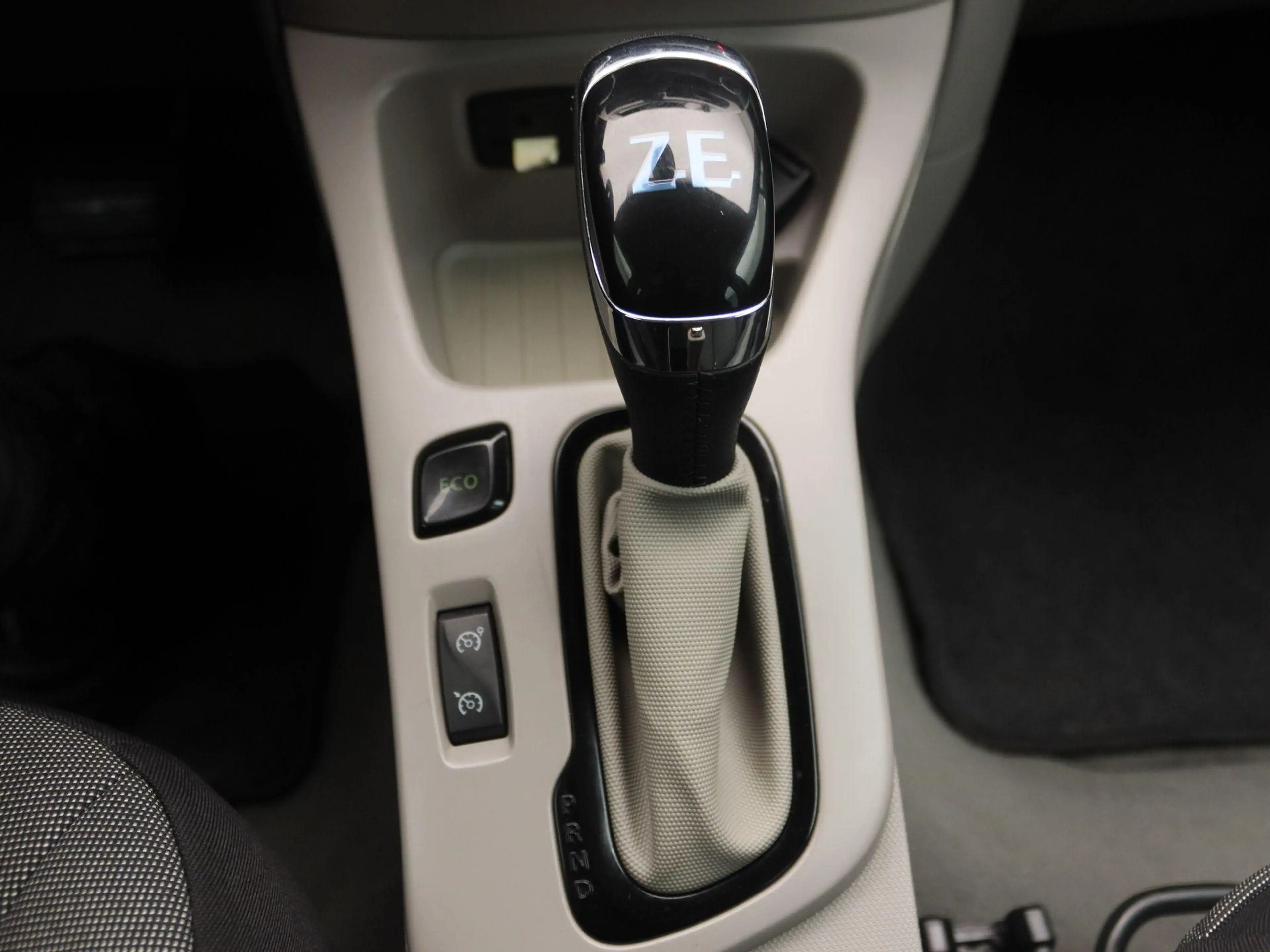 Renault ZOE Q210 Zen Quickcharge 22 kWh (huur accu) — photo 11