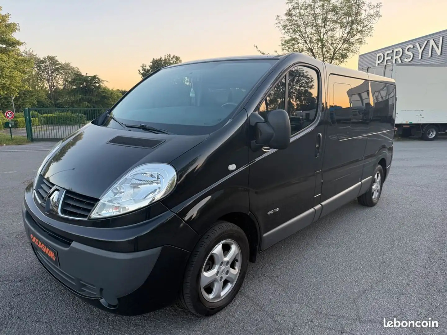 Renault Trafic 2.0 DCI 115cv 5places Rallongè Cuir-GPS-Clim-11600 Noir - 1
