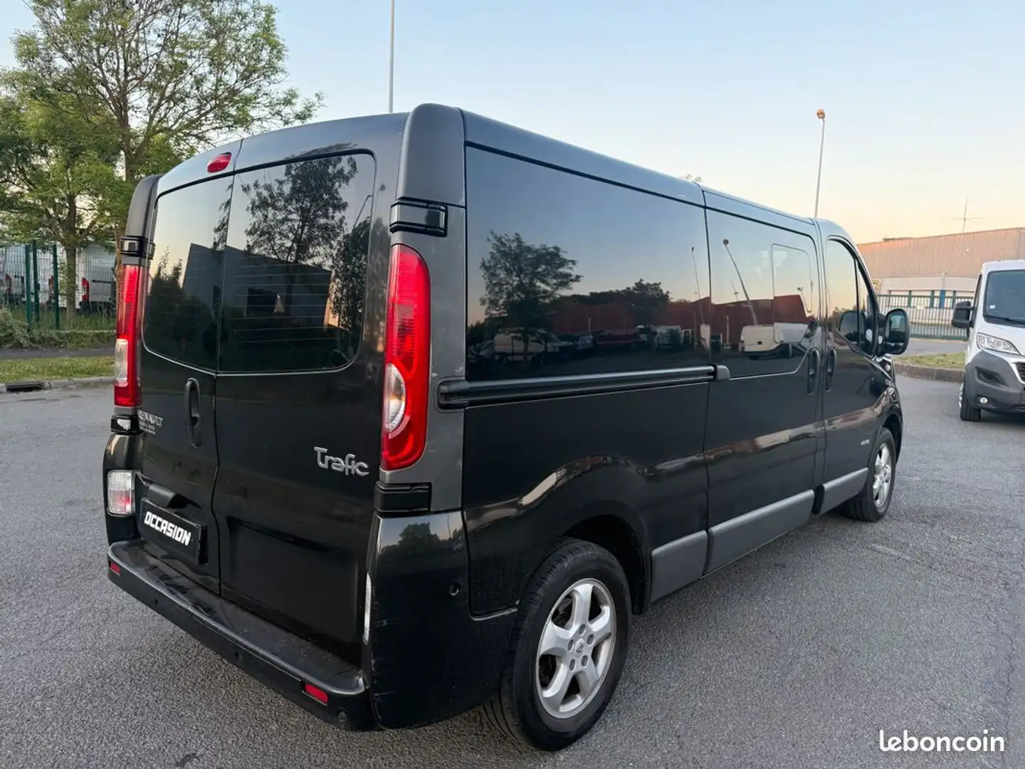 Renault Trafic 2.0 DCI 115cv 5places Rallongè Cuir-GPS-Clim-11600 Noir - 2