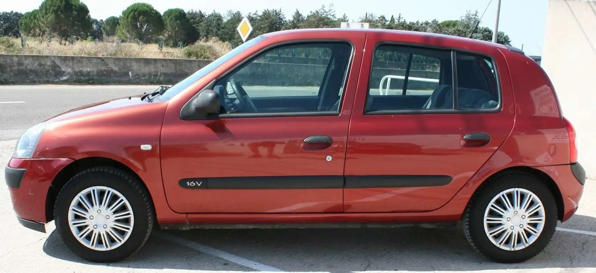 Renault Clio 1.2 16V 75CH CAMPUS CLIM 5P Rouge - 2