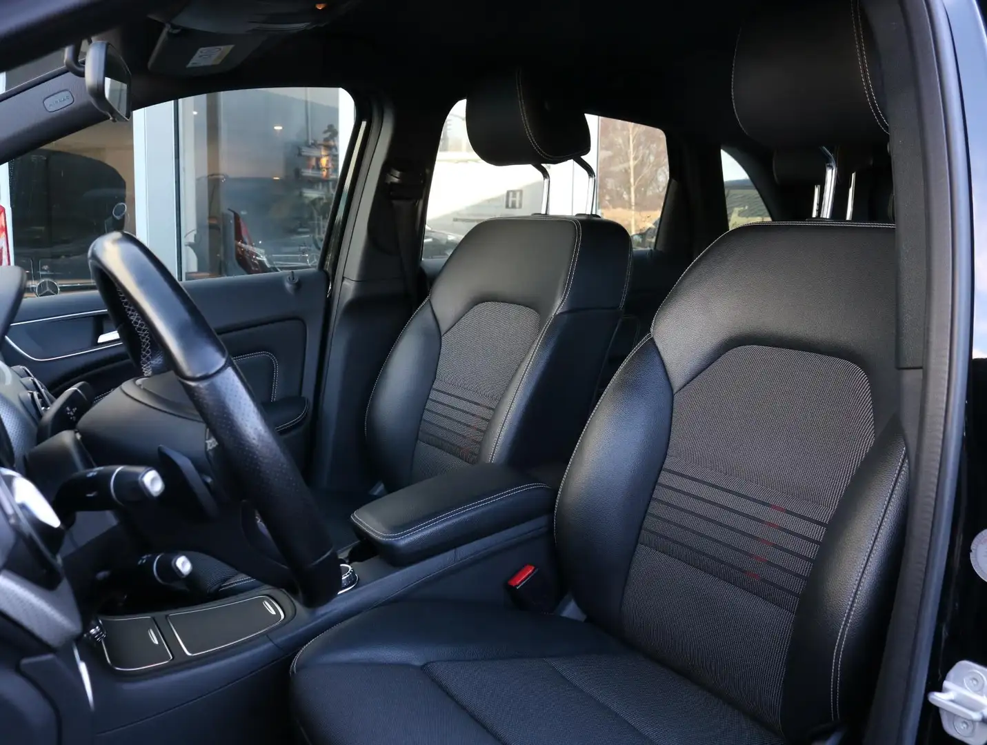Mercedes-Benz B 180 Ambition | Stoelverwarming | Trekhaak Noir - 2