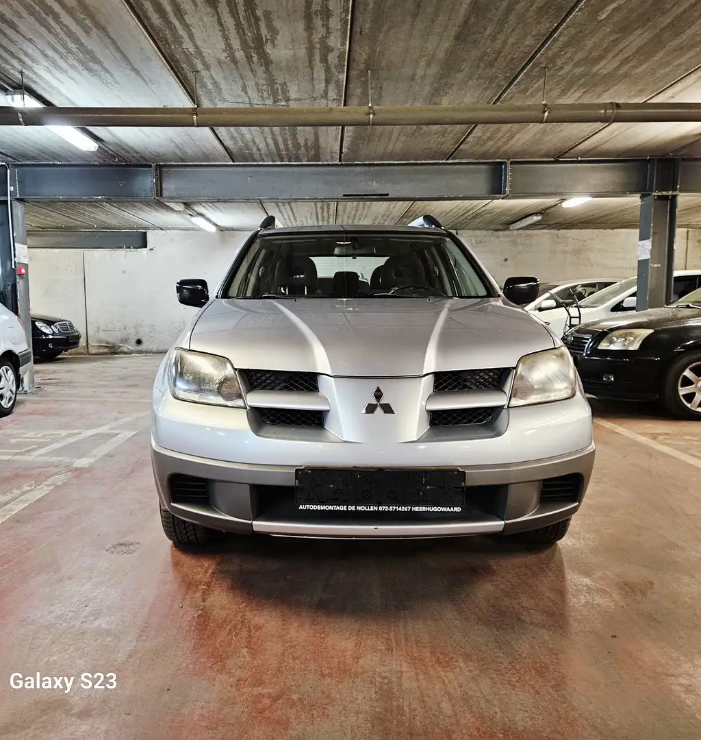 Mitsubishi Outlander 2.0i 16v Comfort 2WD  PRIX EXPORT Grigio - 2