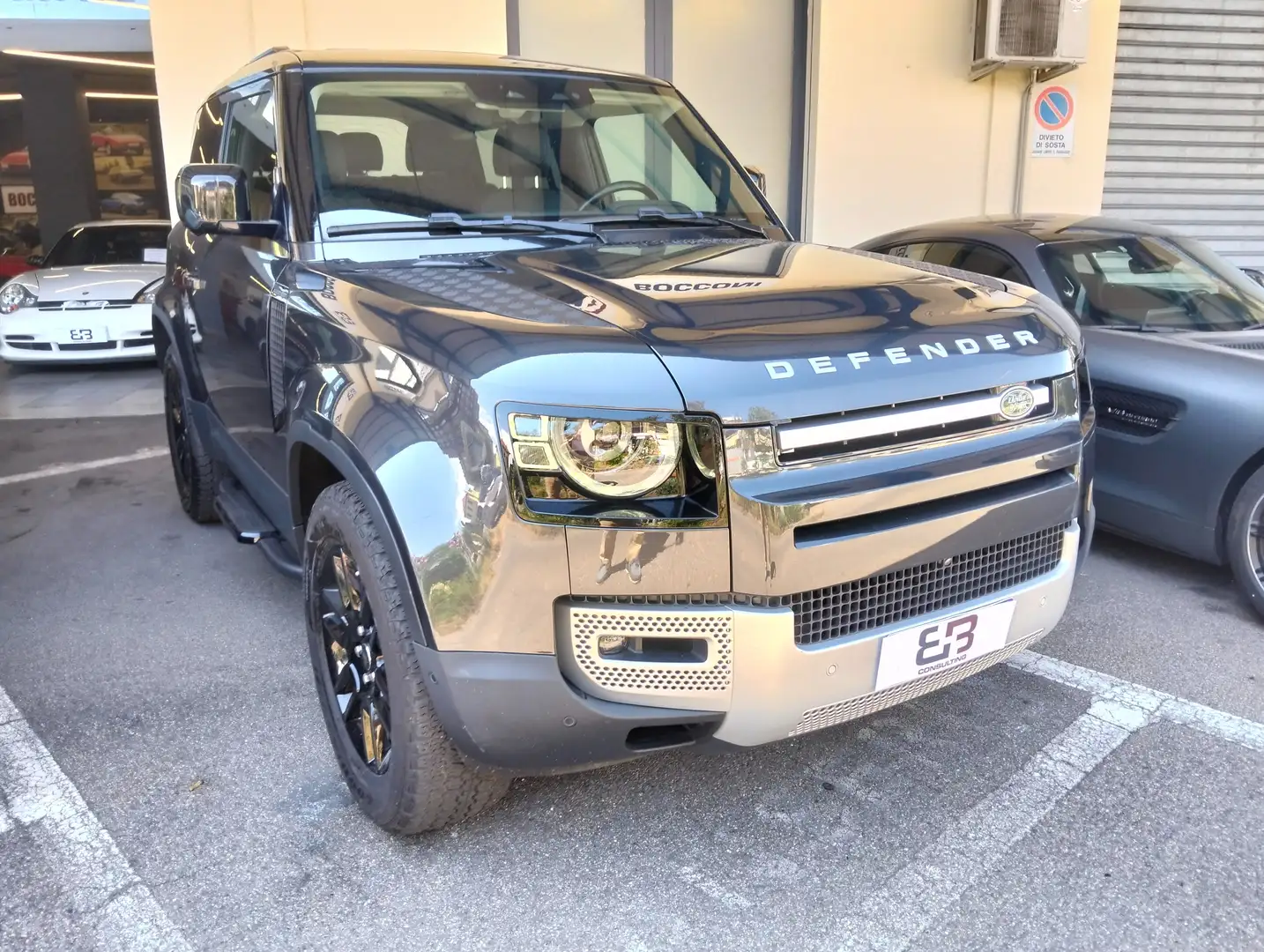 Land Rover Defender 3.0d i6 Hybrid X-Dynamic HSE awd 200cv auto Grigio - 2