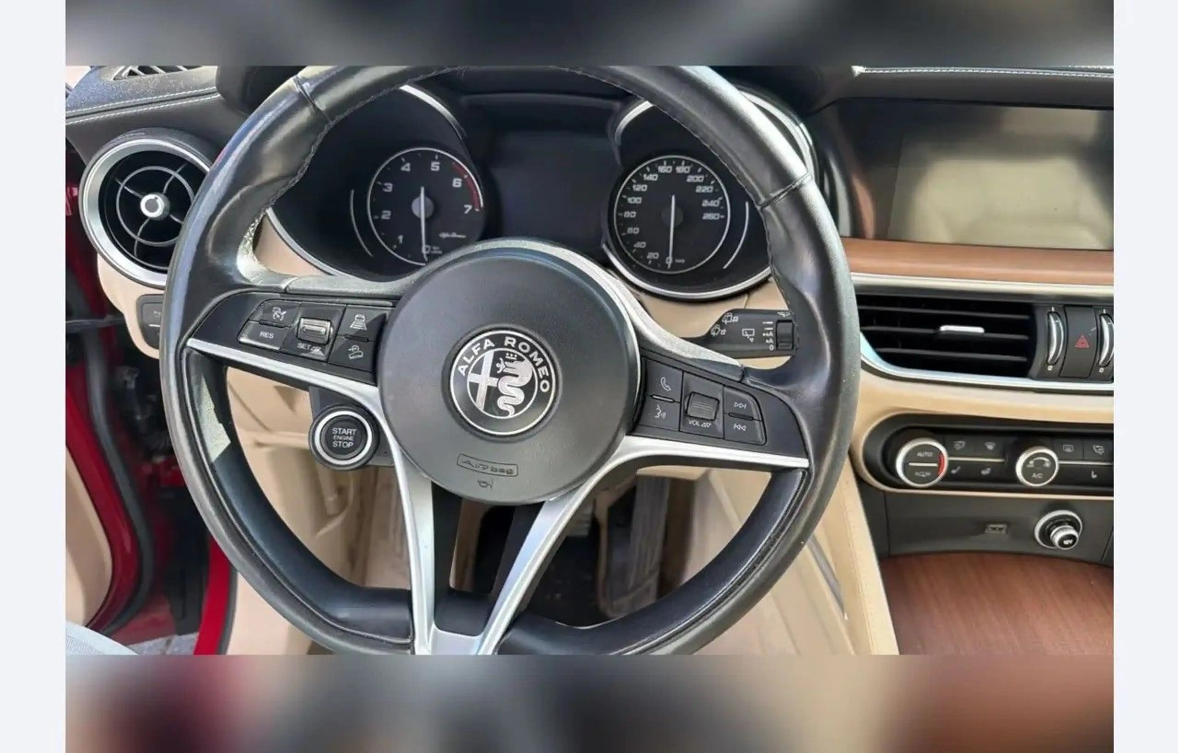 Alfa Romeo Stelvio Lusso Q4 — photo 11