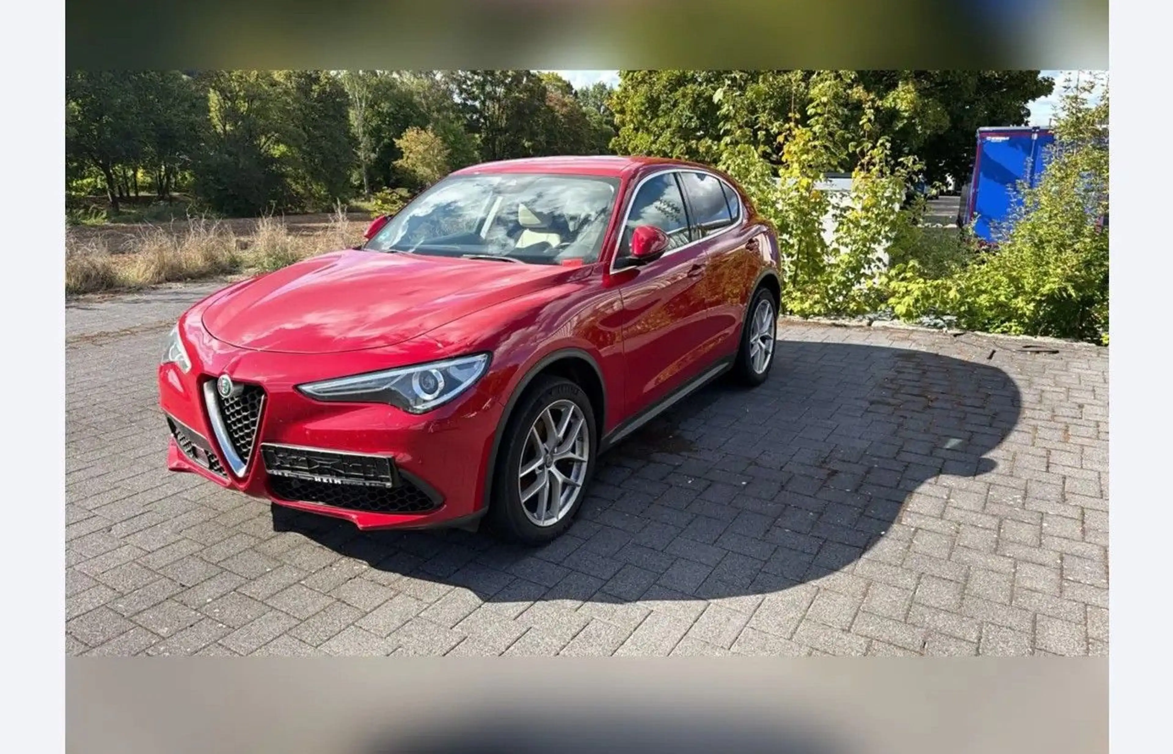 Alfa Romeo Stelvio Lusso Q4 — photo 2