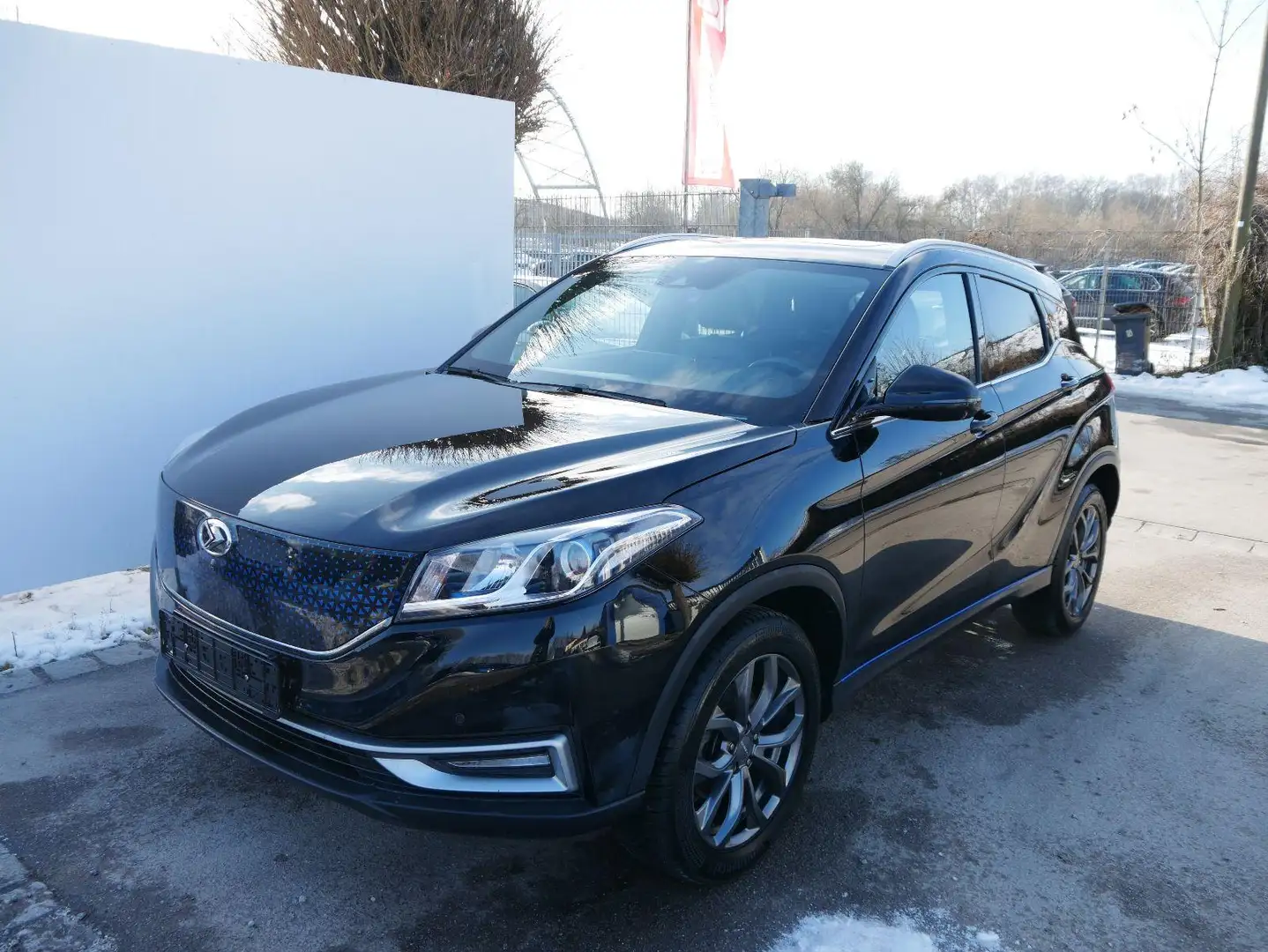 DFSK Seres 3 LUXURY Paket3*NAVI*PANO*LEDER*PDC*SHZ*360*KAMERA*K Schwarz - 2