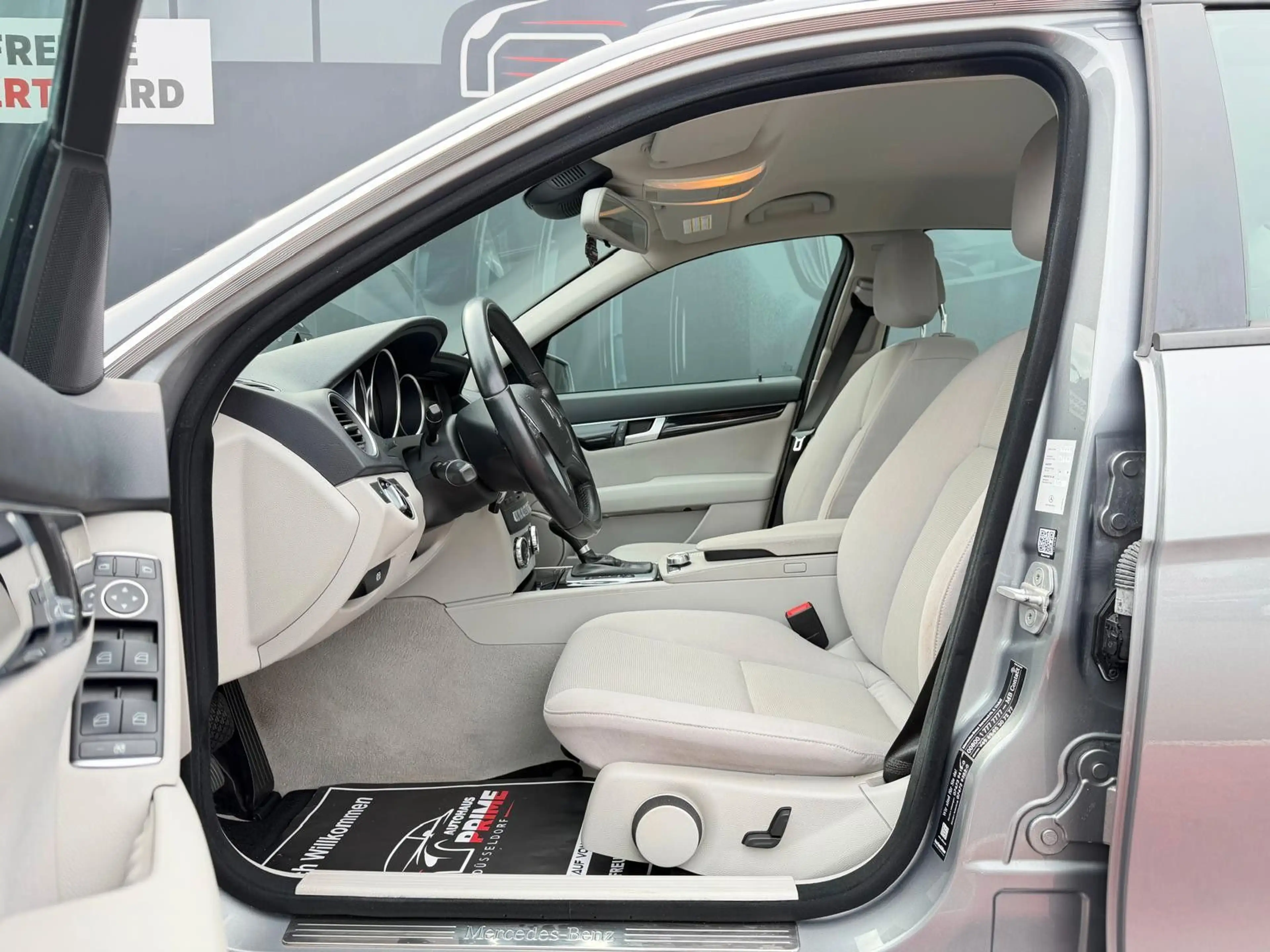 Mercedes-Benz C 200 Limousine*1-Hand*Tempomat*Navi*PDC — photo 15