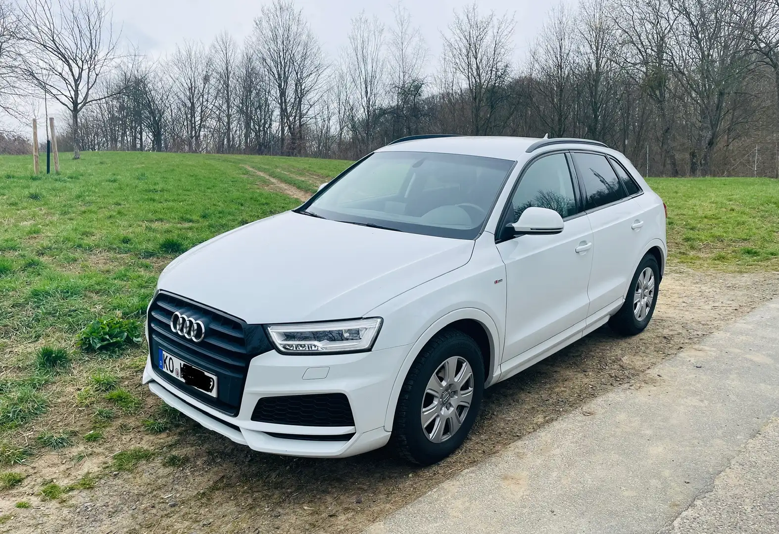 Audi Q3 1.4 TFSI, S-line, AHK, LED, elektr. Heckklappe uvm Weiß - 1