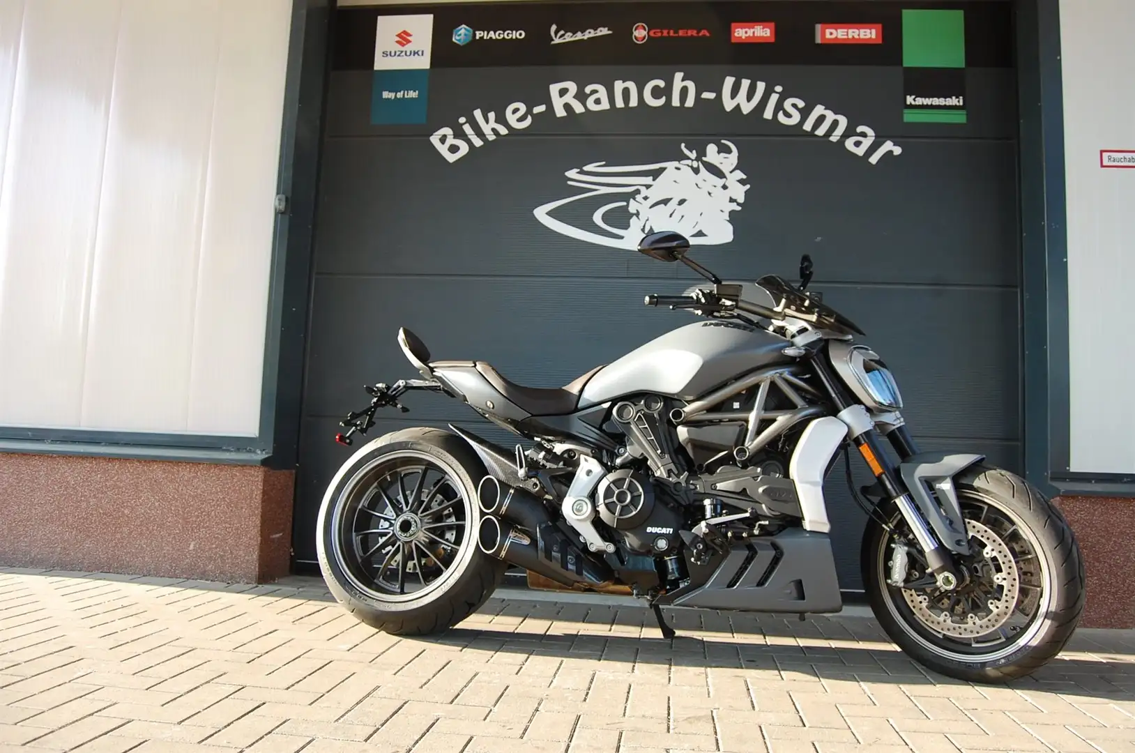 Ducati XDiavel Top Zustand mit Zard Auspuff Grau - 1