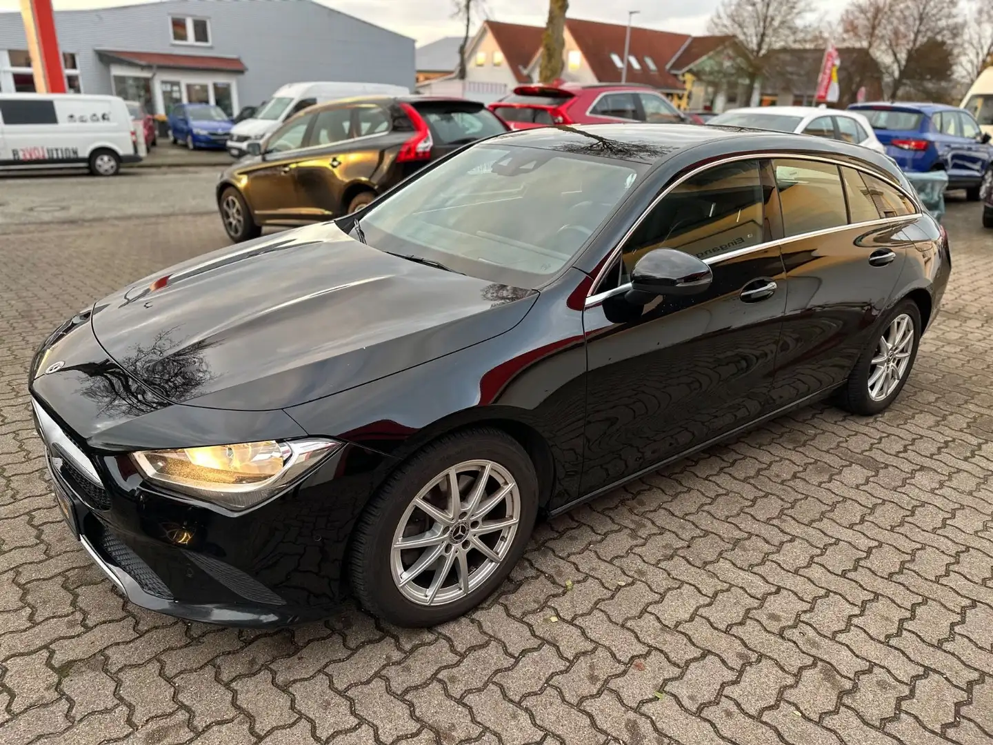 Mercedes-Benz CLA 220 /HEAD-UP/NAVI/SHZ/TEMP Schwarz - 2