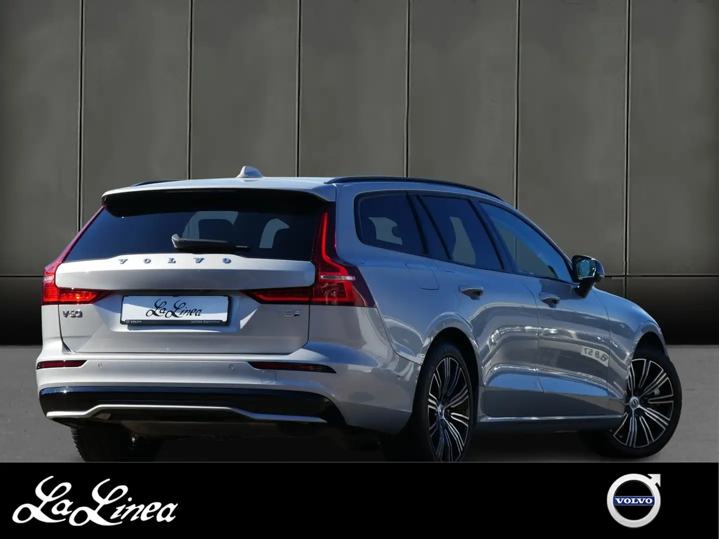 Volvo V60 T8 Ultra Dark-AHK/Memory/Pano/360 Silber - 2