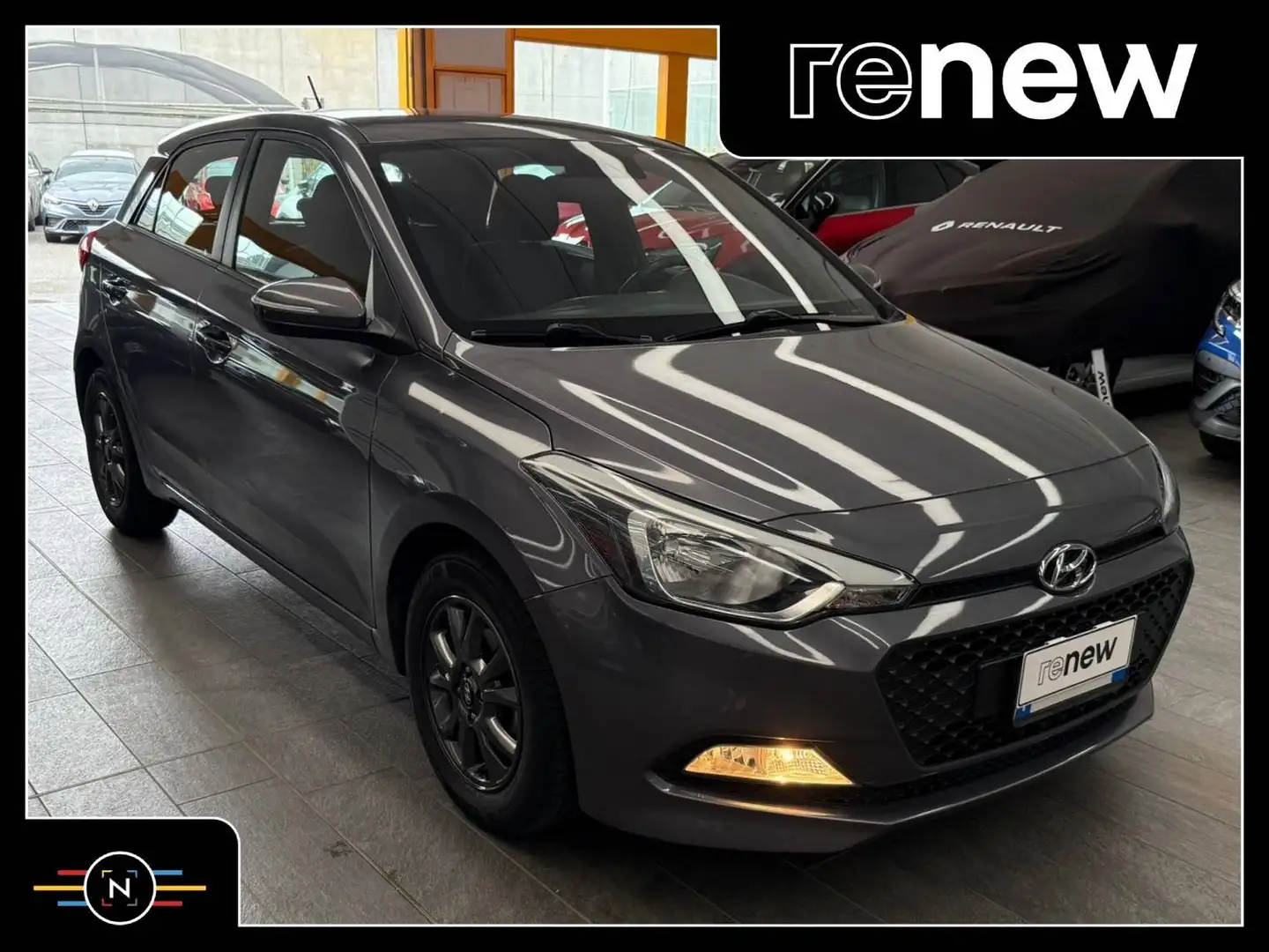 Hyundai i20 Blackline 1.2 84cv Gris - 1
