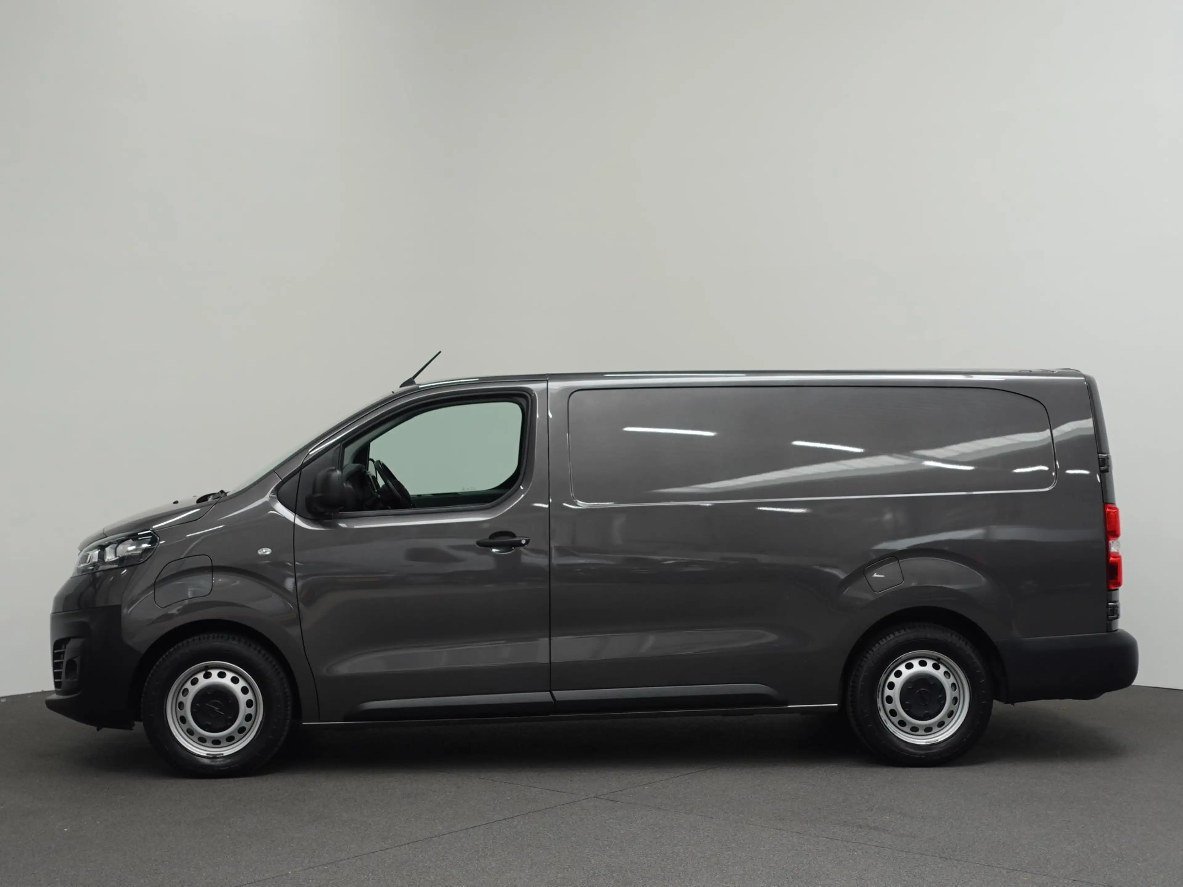 Opel Vivaro-e L3H1 Edition 75 kWh Automaat Airco Navigatie Cruis — photo 4