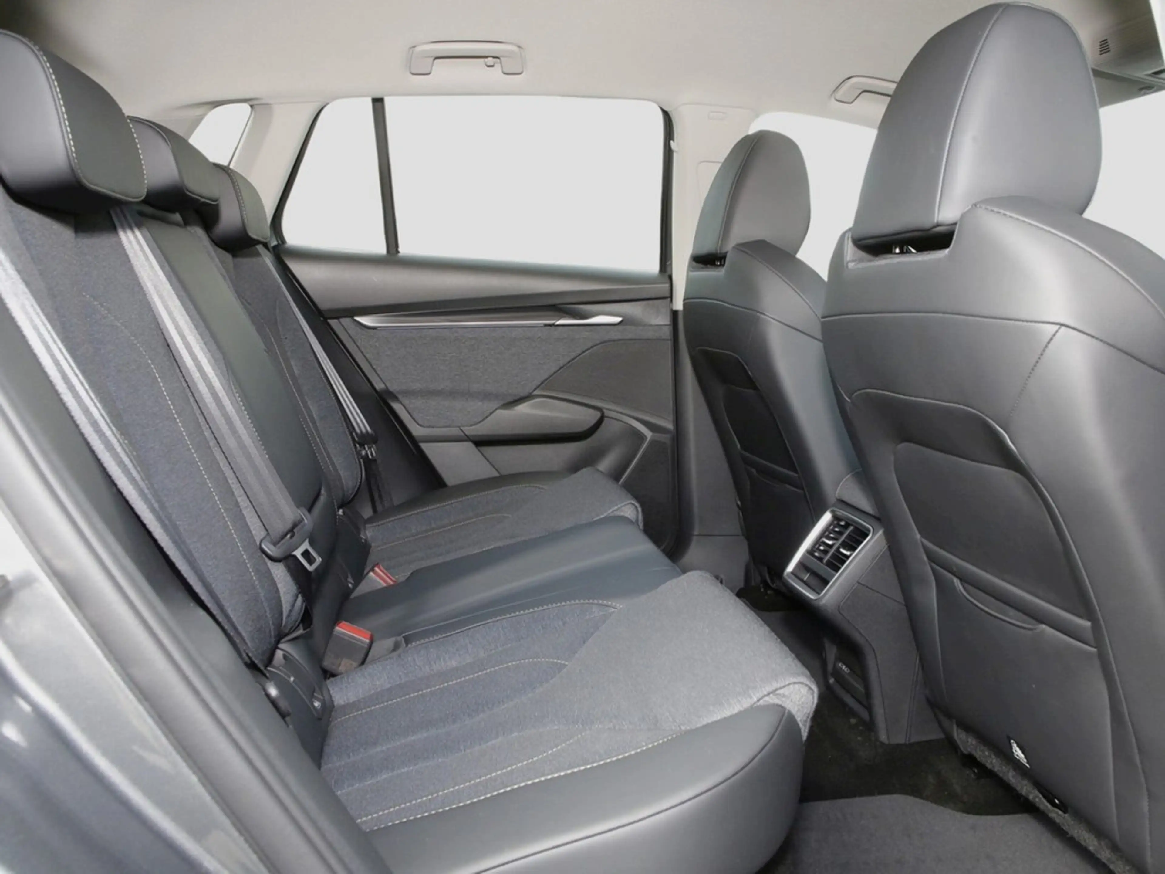 Skoda Elroq 85 Loft 19"ACC NAVI Wärmepumpe R-Kamera — photo 11