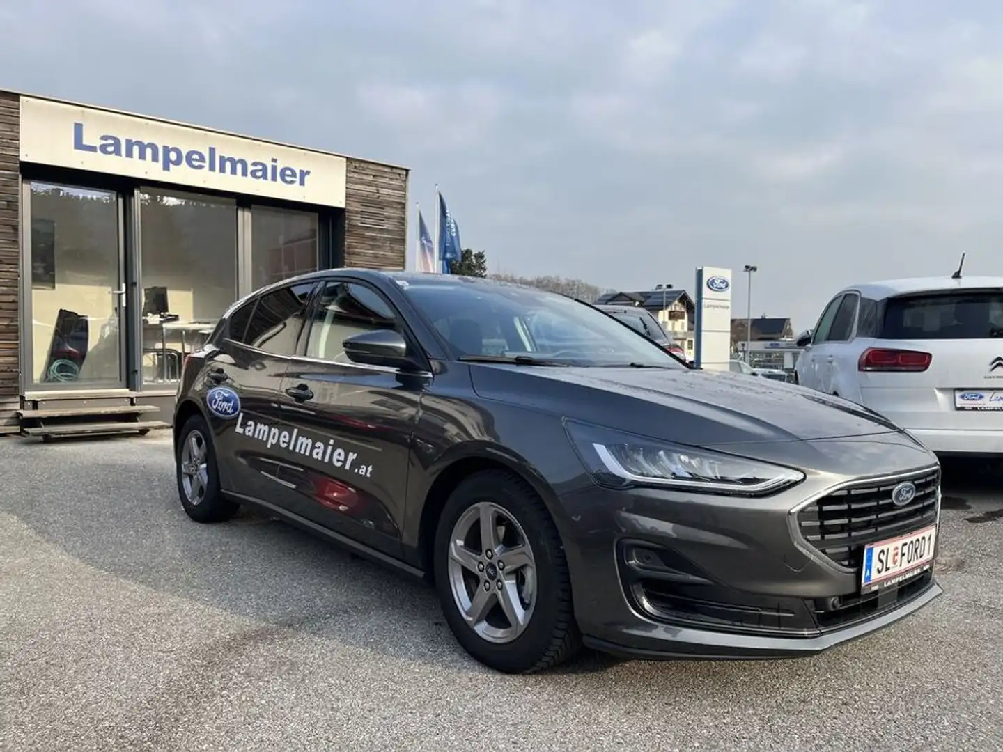 Ford Focus Titanium Grau - 1