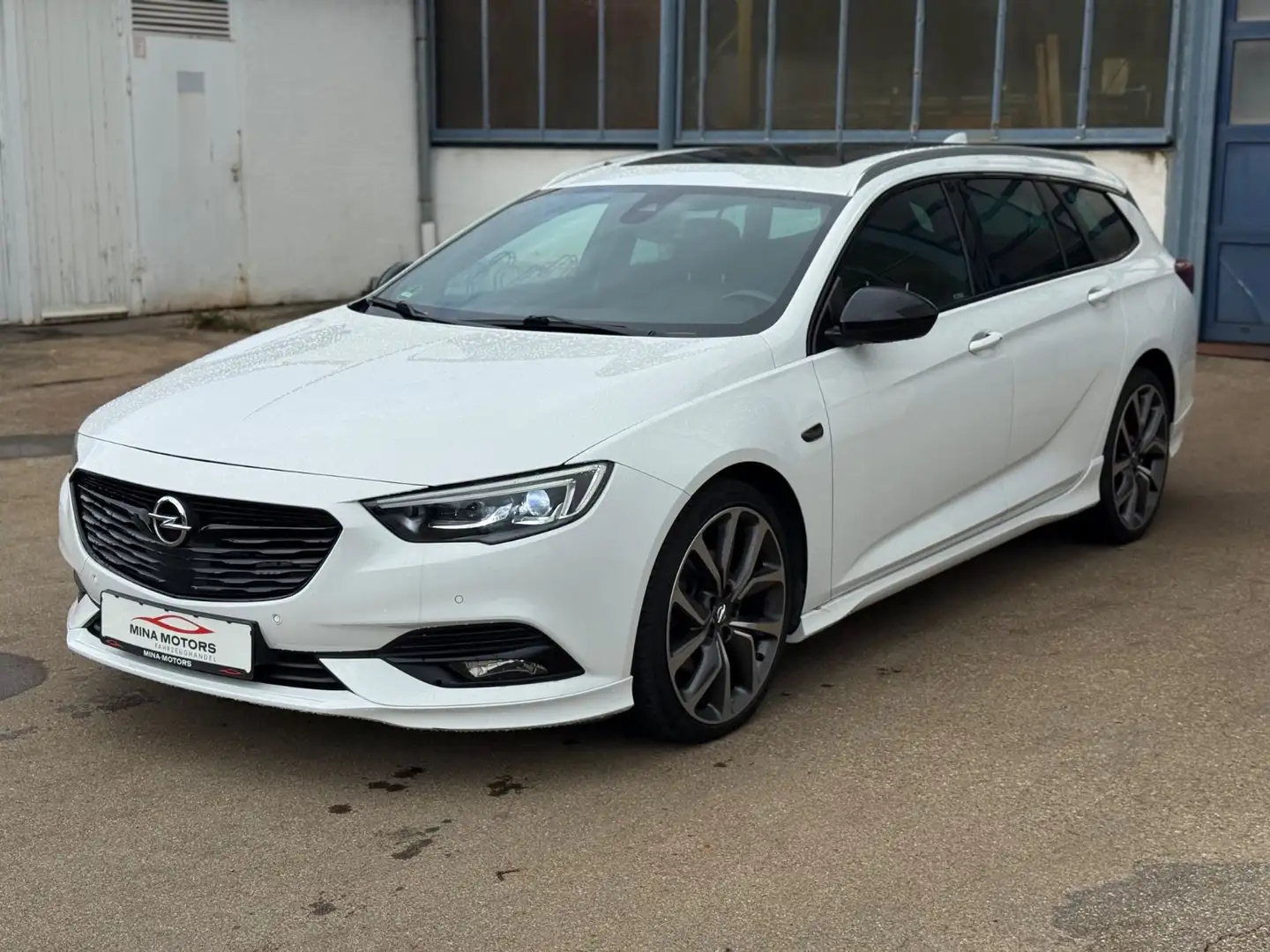 Opel Insignia B Sports Tourer Exclusive 4x4 OPC Weiß - 1