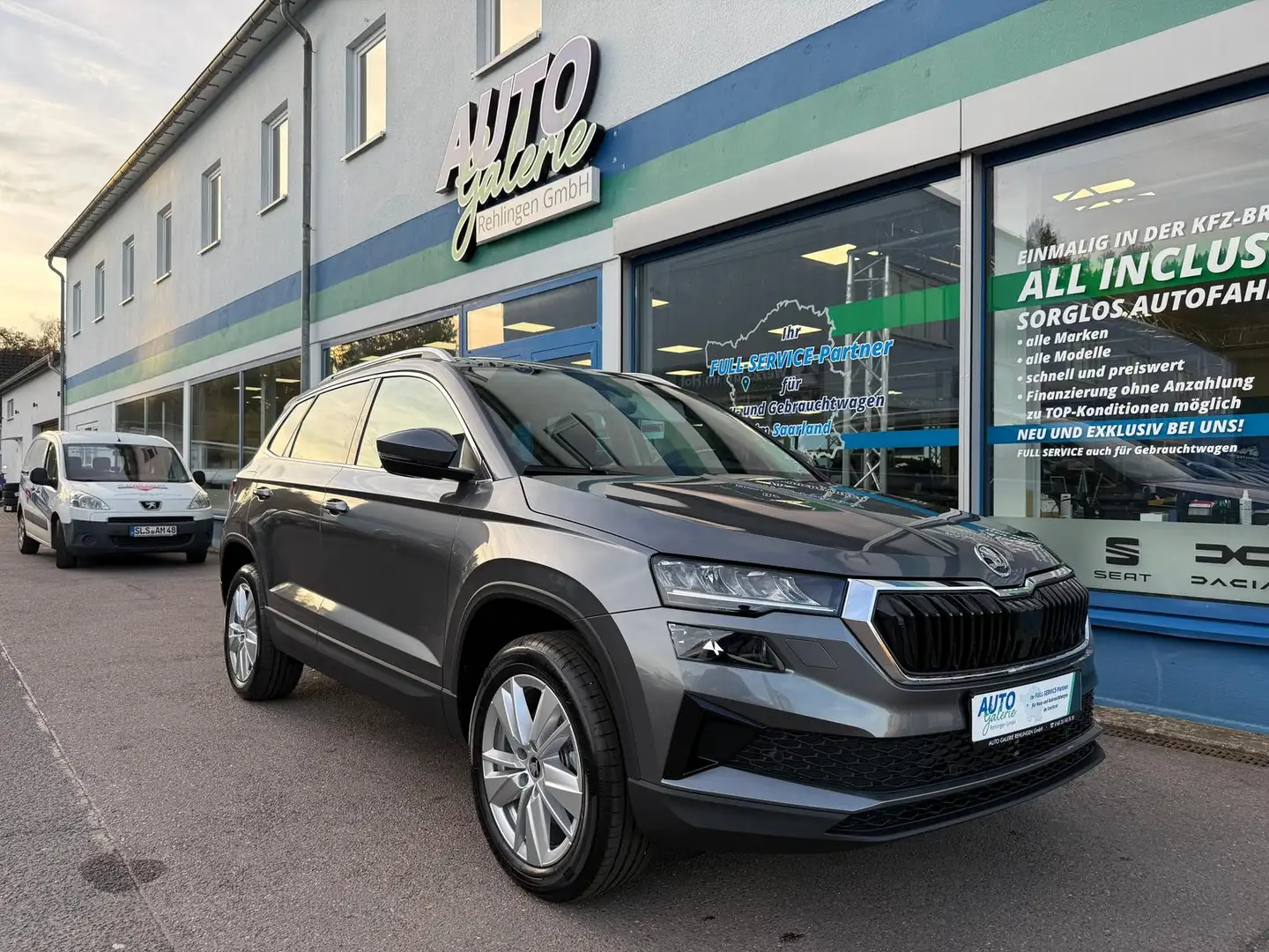 Skoda Karoq 1.5 16V TSI ACT Grau - 2