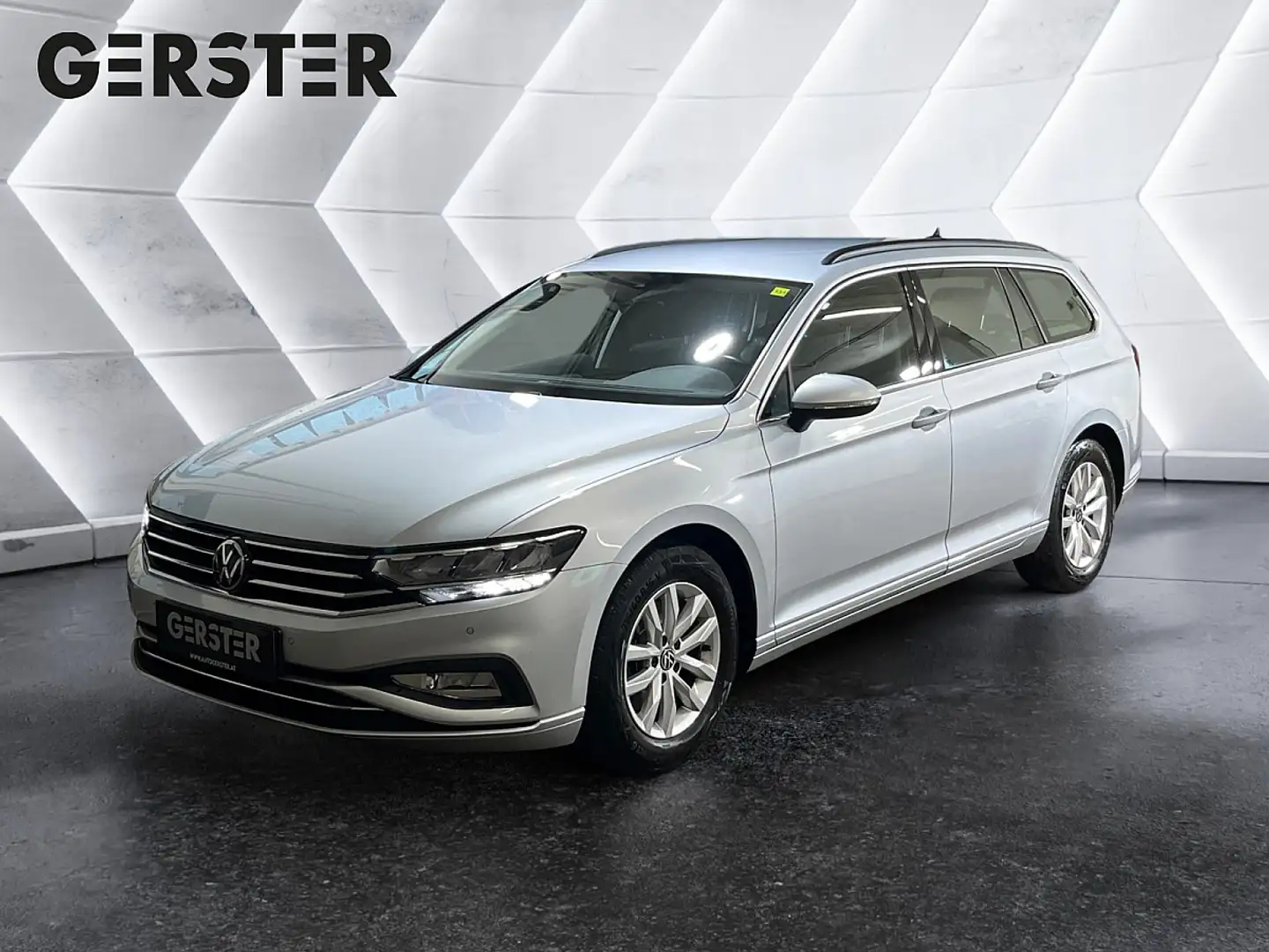 Volkswagen Passat Variant Business 2,0 SCR TDI DSG Argent - 1