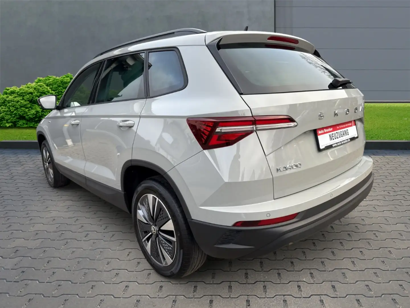 Skoda Karoq Tour+Alufelgen+Anhängerkupplung+Klimaautomatik+LED Grau - 2