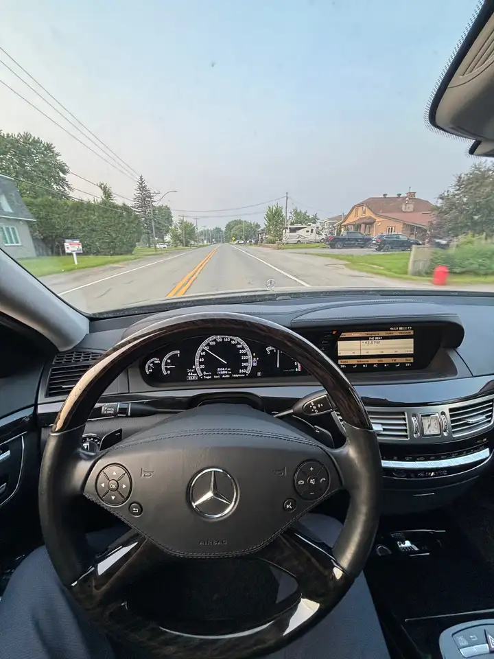 Mercedes-Benz S-Class снимка Mercedes-Benz S-Class
