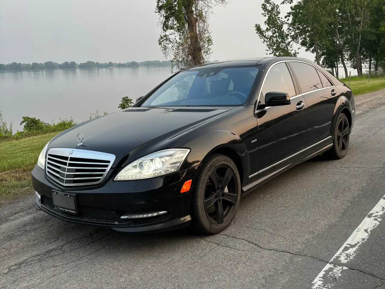 Mercedes-Benz S-Class снимка Mercedes-Benz S-Class