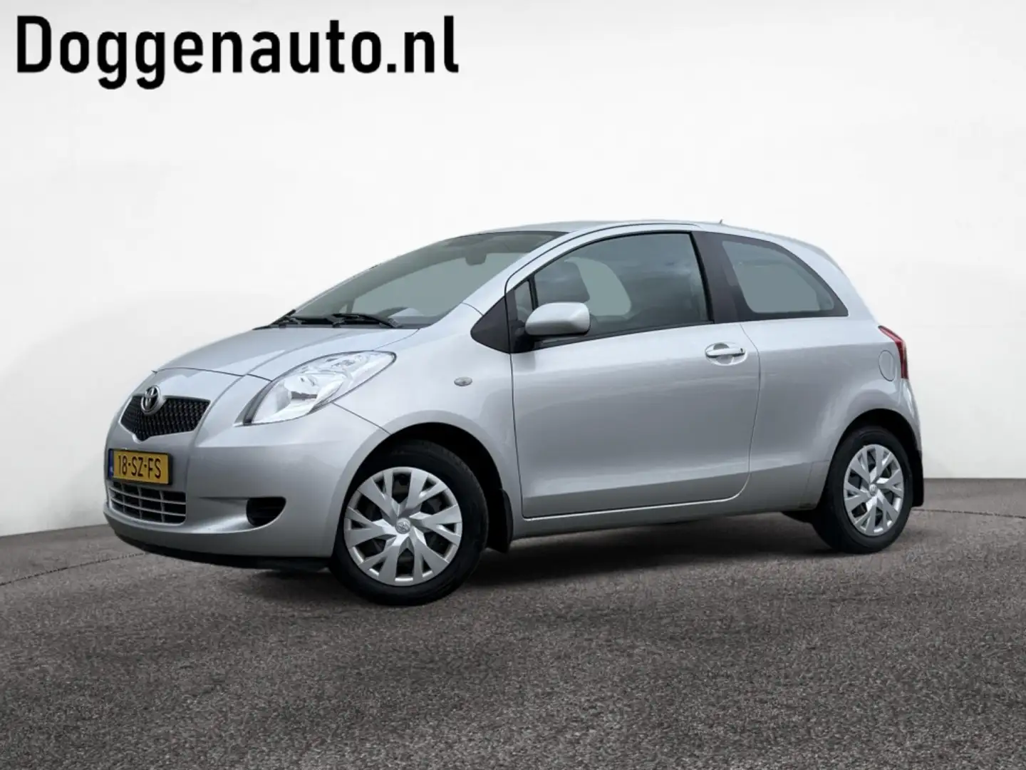 Toyota Yaris 1.3 VVTi Sol Grijs - 1