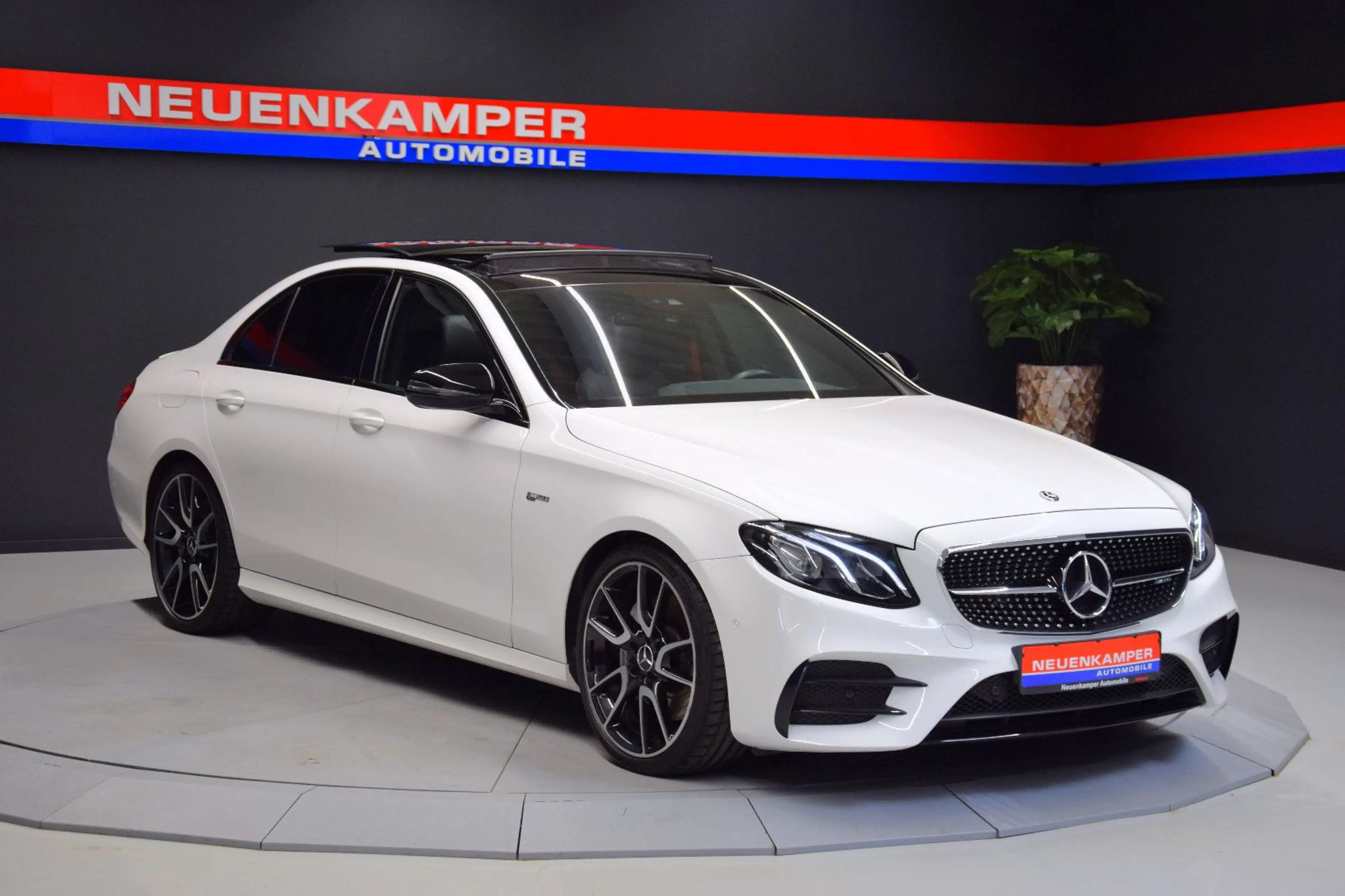Mercedes-Benz E 43 AMG E43 AMG 4Matic Limousine Pano Burmeser Night 20"