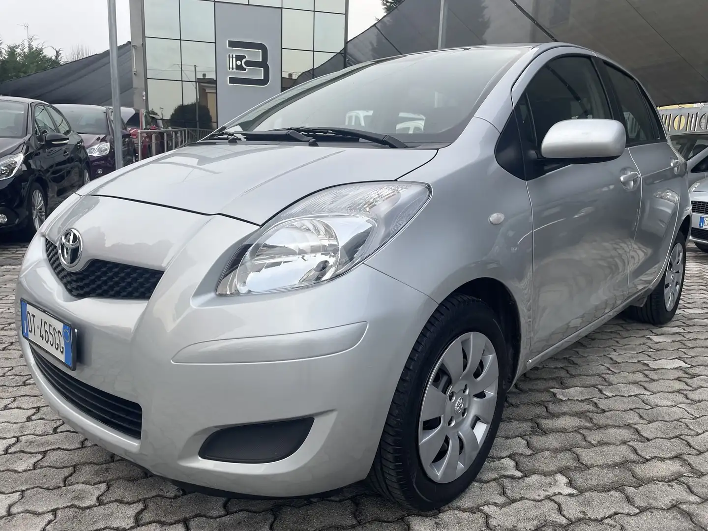 Toyota Yaris Yaris 5p 1.3 SOL NEOPATENTATI Argent - 1