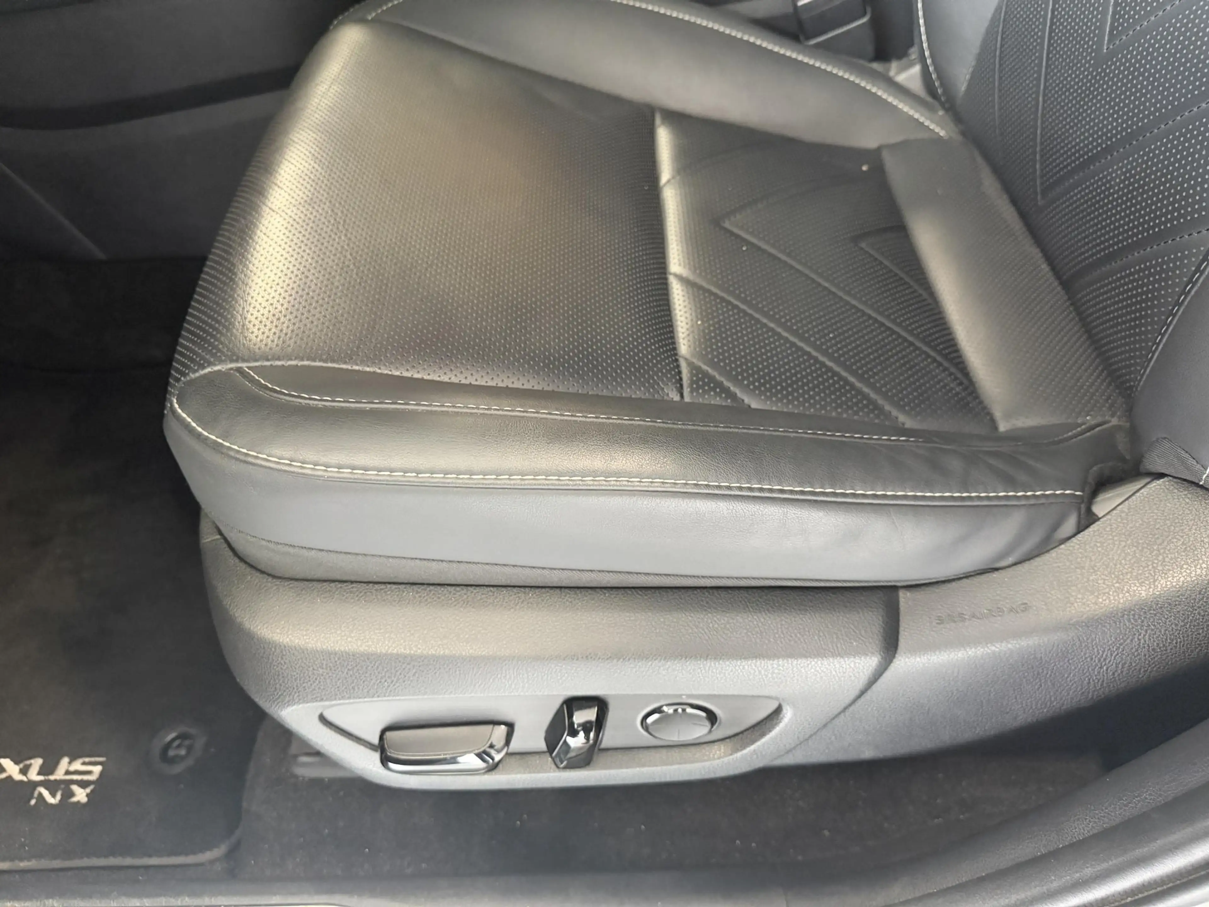 Lexus NX 450h+ AWD Launch Edition — photo 12