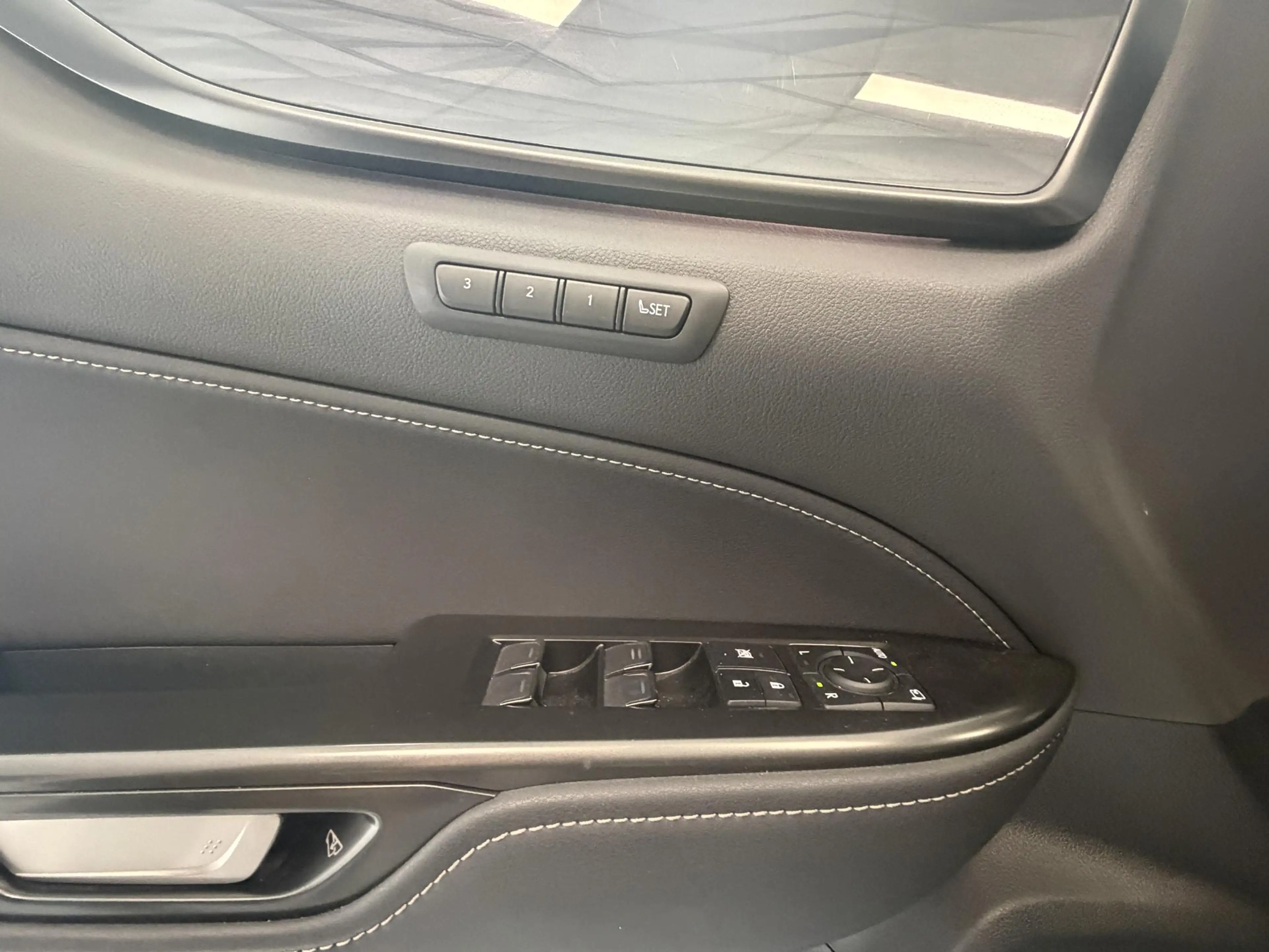 Lexus NX 450h+ AWD Launch Edition — photo 14