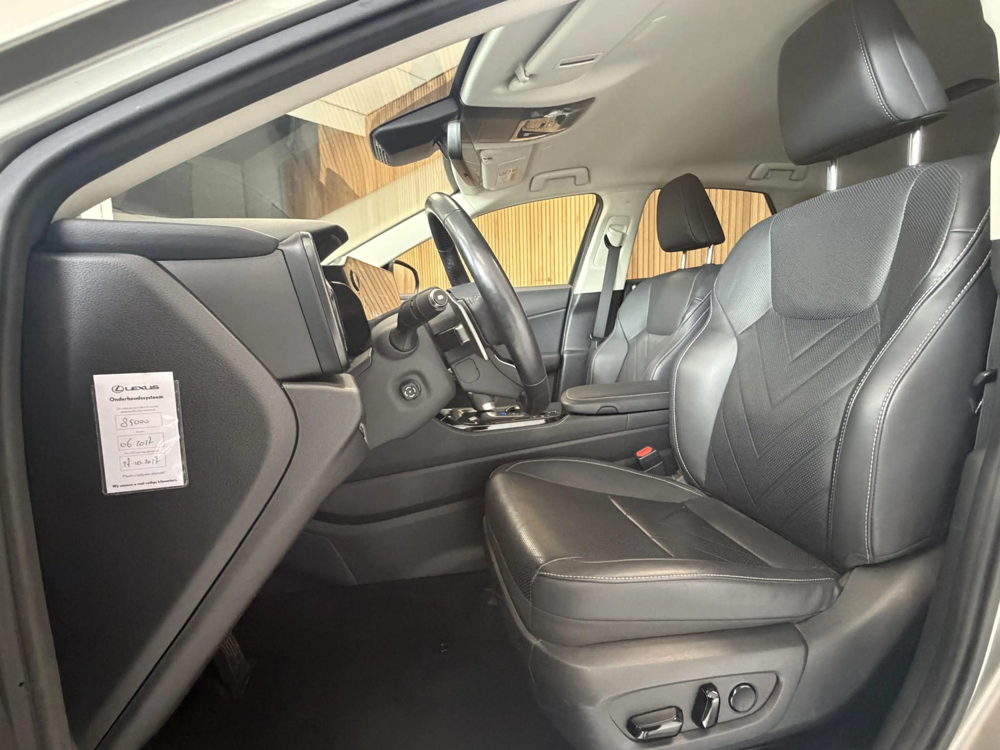 Lexus NX 450h+ AWD Launch Edition — photo 4