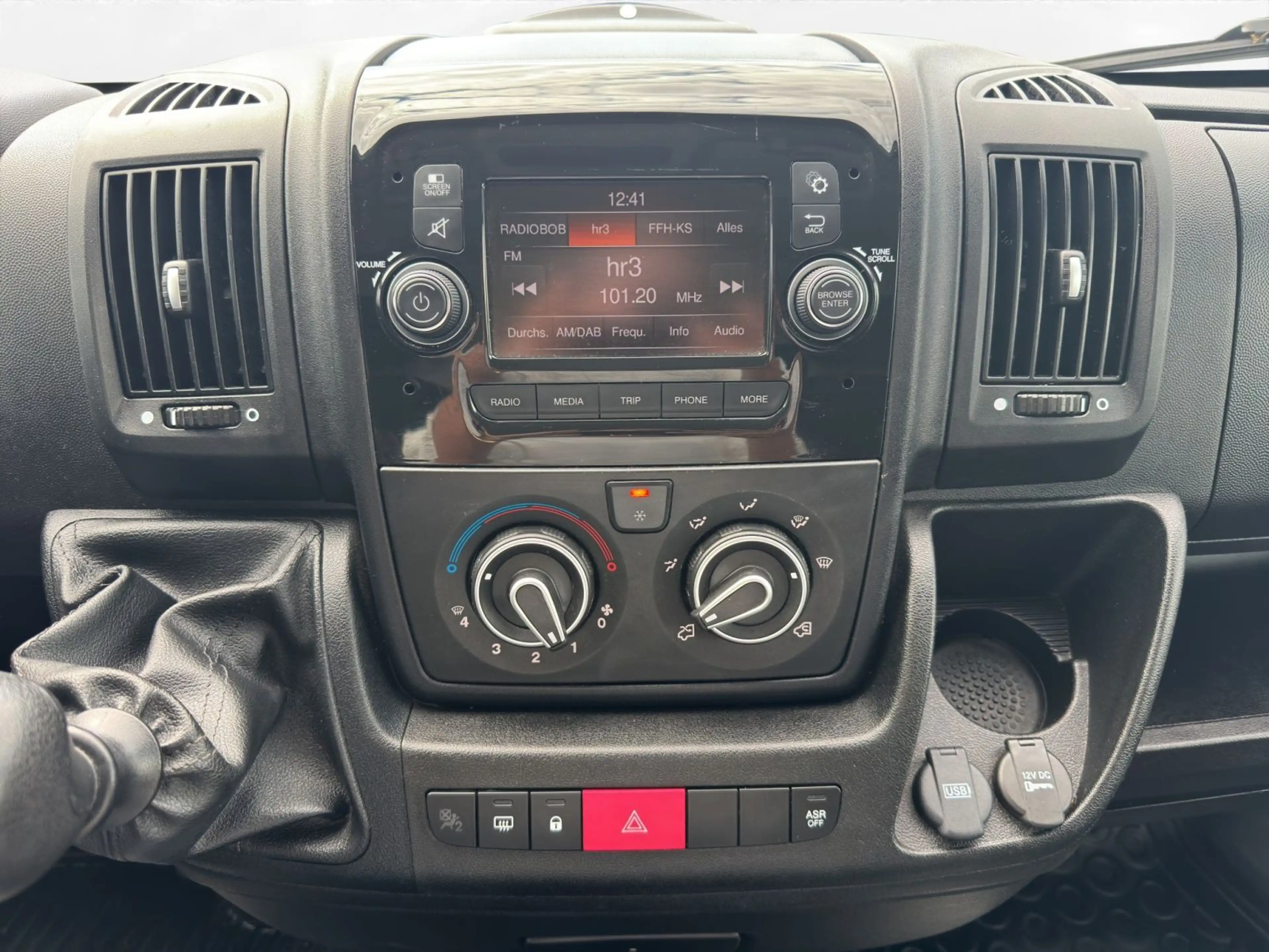 Peugeot Boxer 2.2 FAP L2H2 Premium Kamera PDC Klima Temp — photo 12