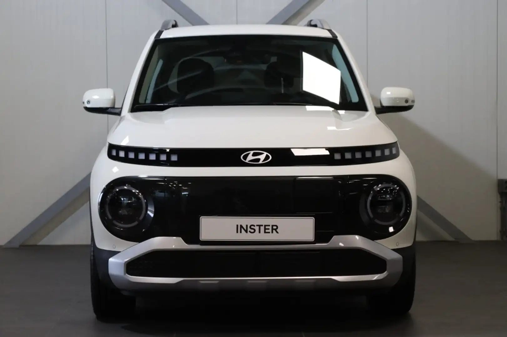 Hyundai Inster Evolve 49 kWh | DIRECT LEVERBAAR! | Bílá - 2