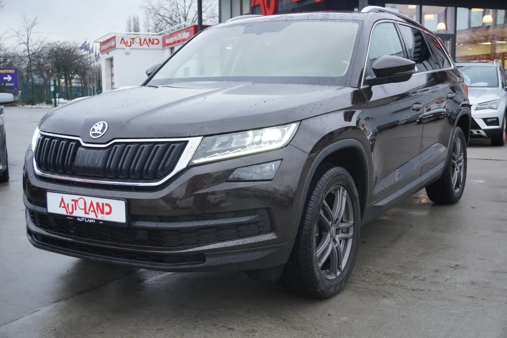 Skoda Kodiaq 1.5 16V TSI Style LED AHK Navi Memory DAB Schwarz - 2