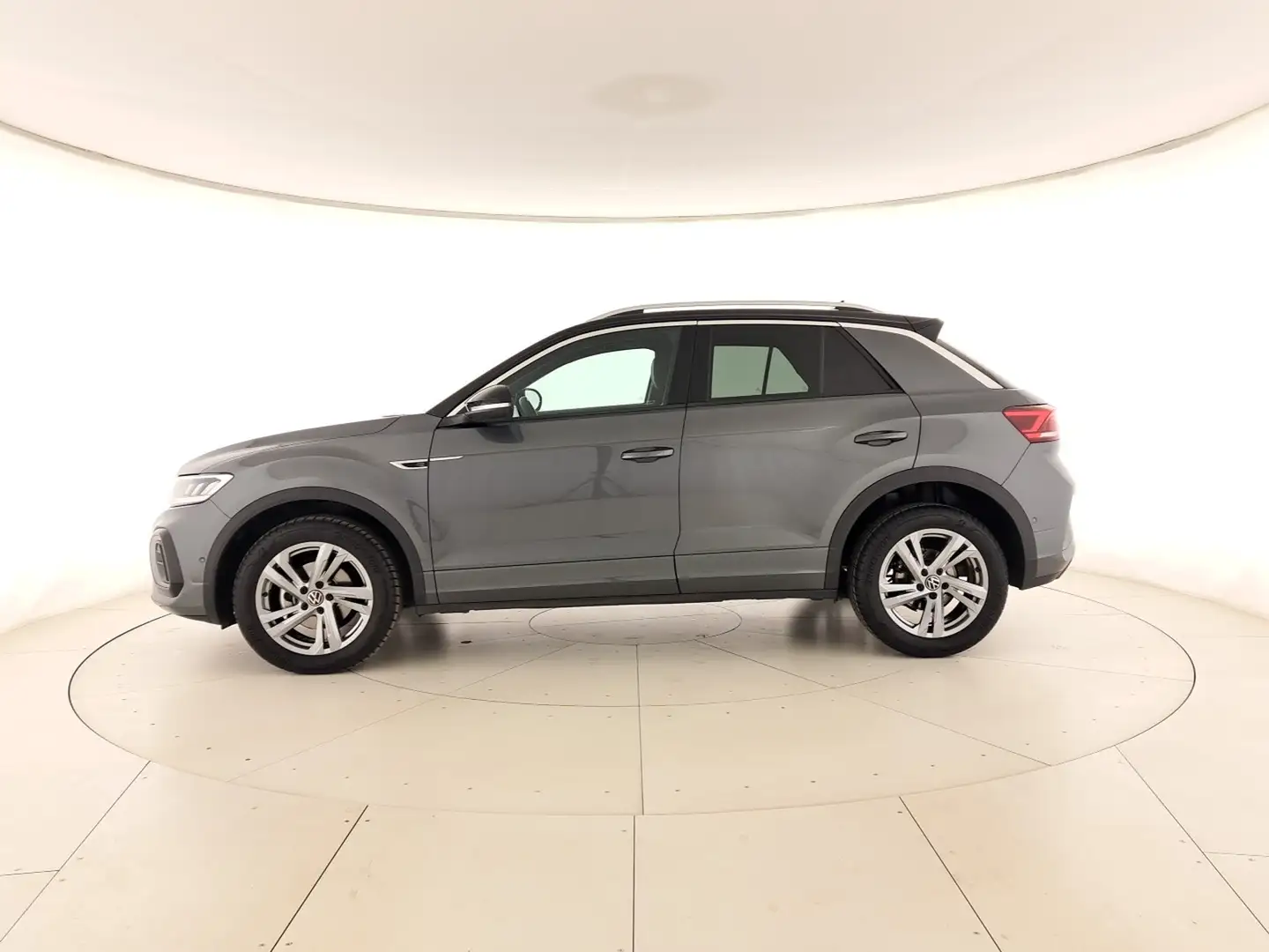 Volkswagen T-Roc 1.0 tsi r-line 110cv Nero - 2