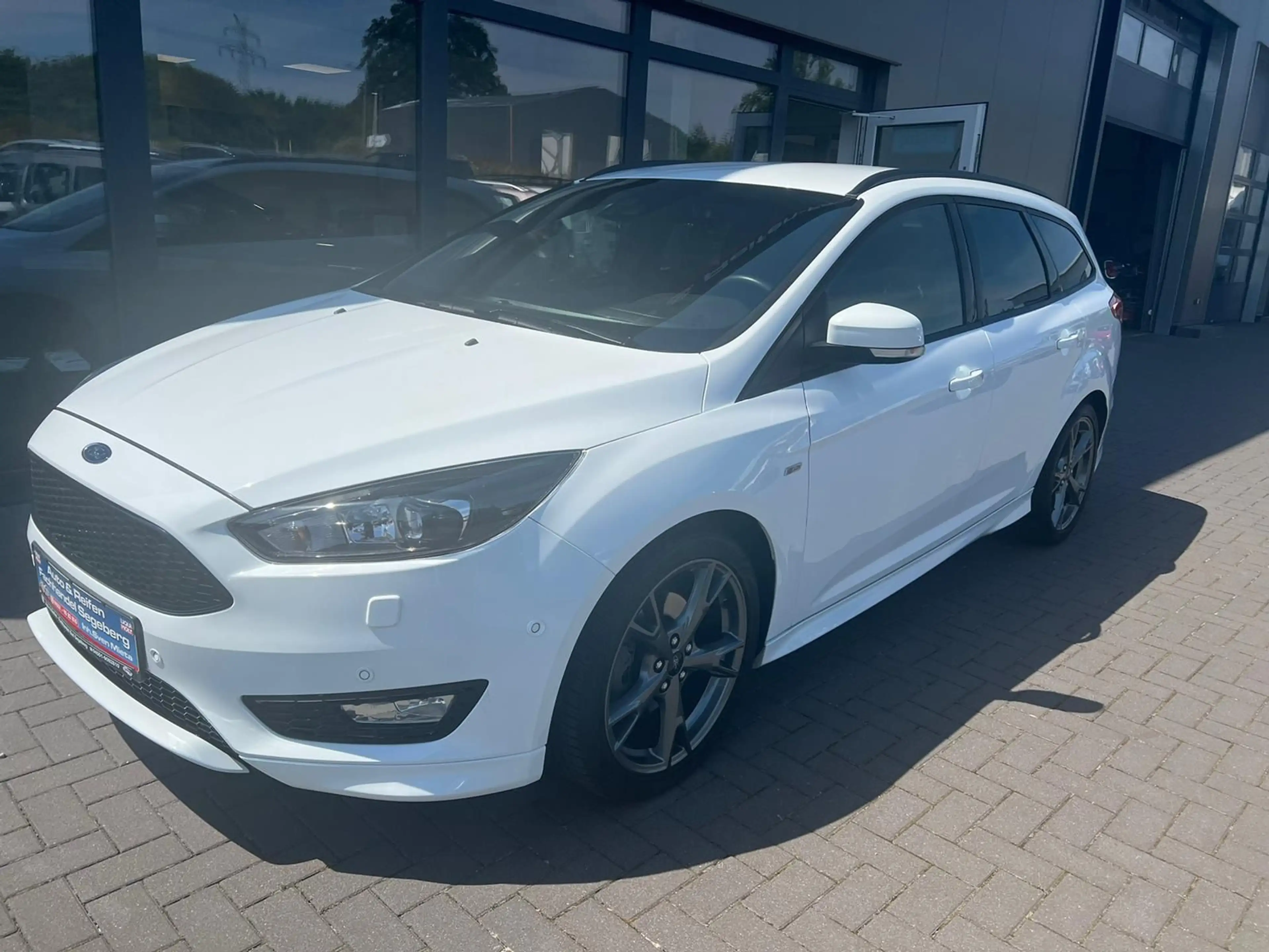 Ford Focus Turnier 1.5 EcoBoost ST-Line AUTOMATIK*NAV