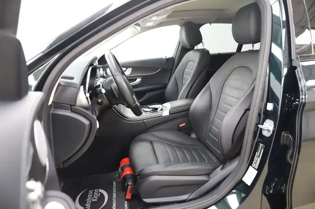 Mercedes-Benz C-Class view 9