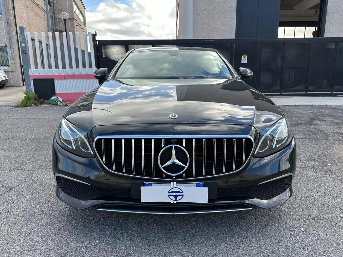 Mercedes-Benz E 200 d Auto Premium Plus Nero - 2