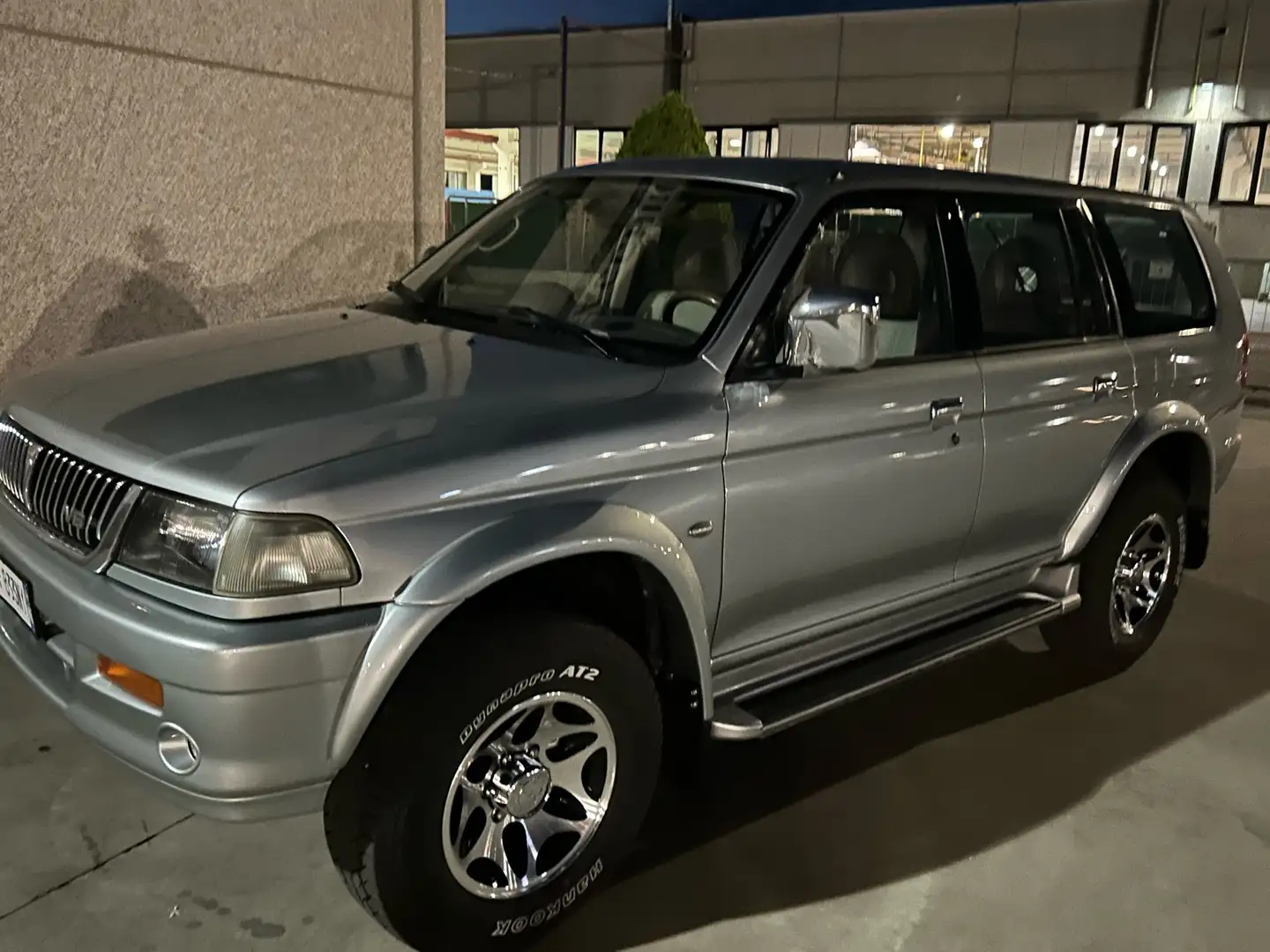 Mitsubishi Pajero Sport Wagon 3.0 V6 24v GLS Plateado - 1