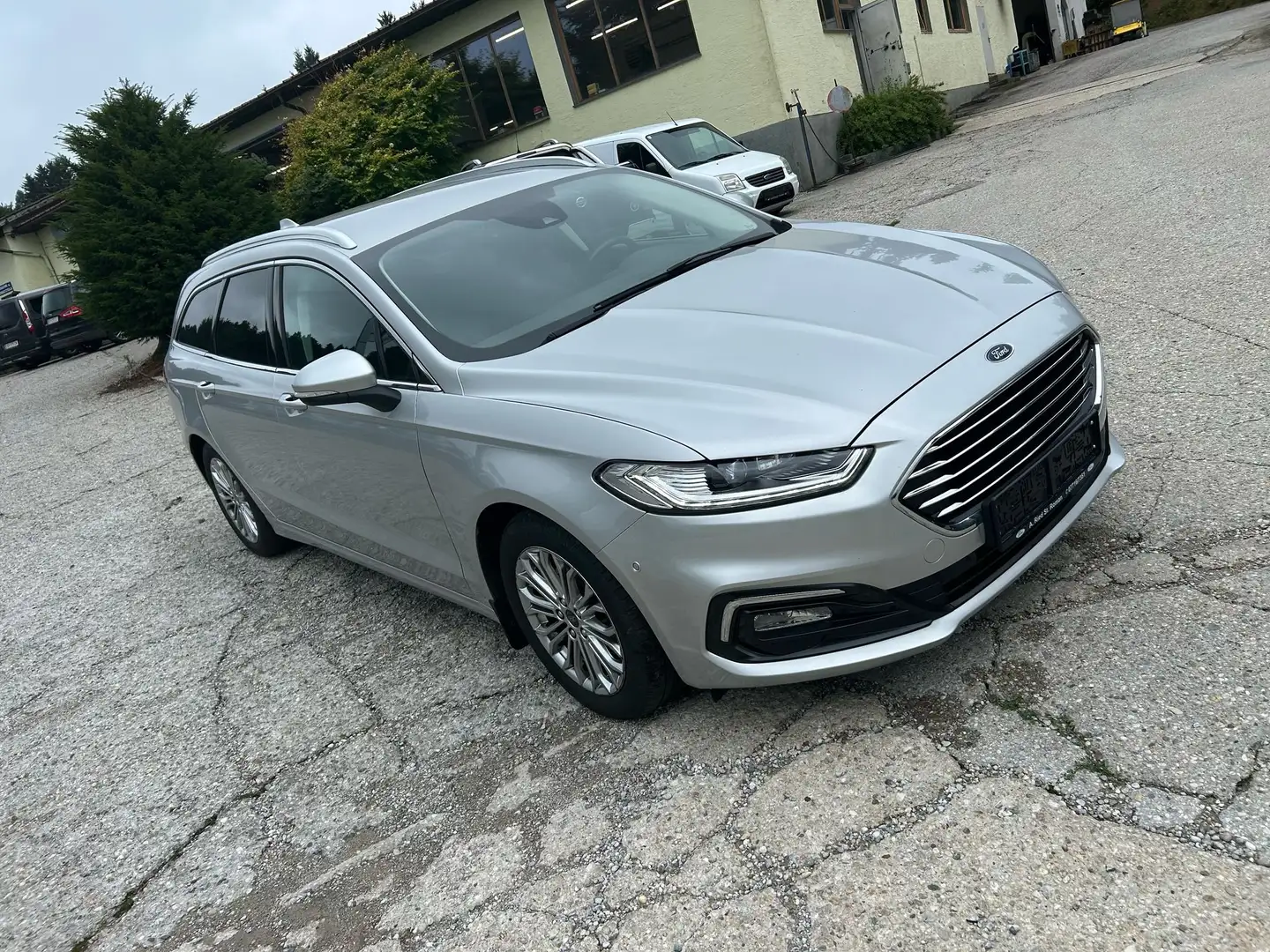 Ford Mondeo Mondeo Titanium 2,0 EcoBlue Aut. AHK Zilver - 1