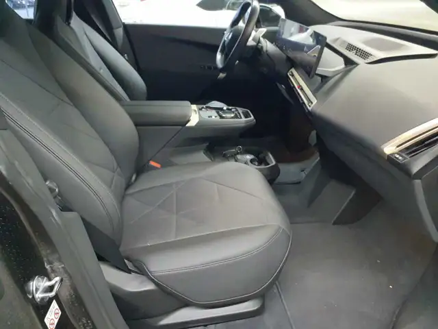 BMW Ix view 8