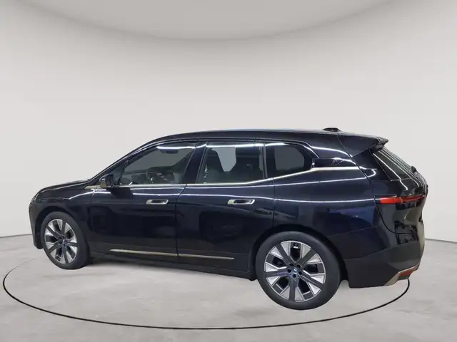 BMW Ix view 6