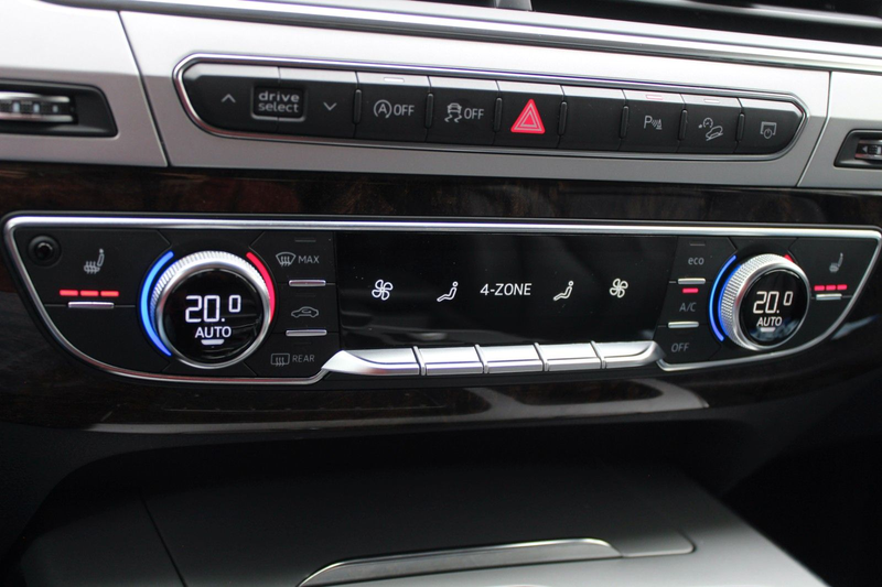 Audi Q7 3.0TDI 1.HAND 7SITZER 4xSHZ KAM AHK DVD LEDER — photo 14
