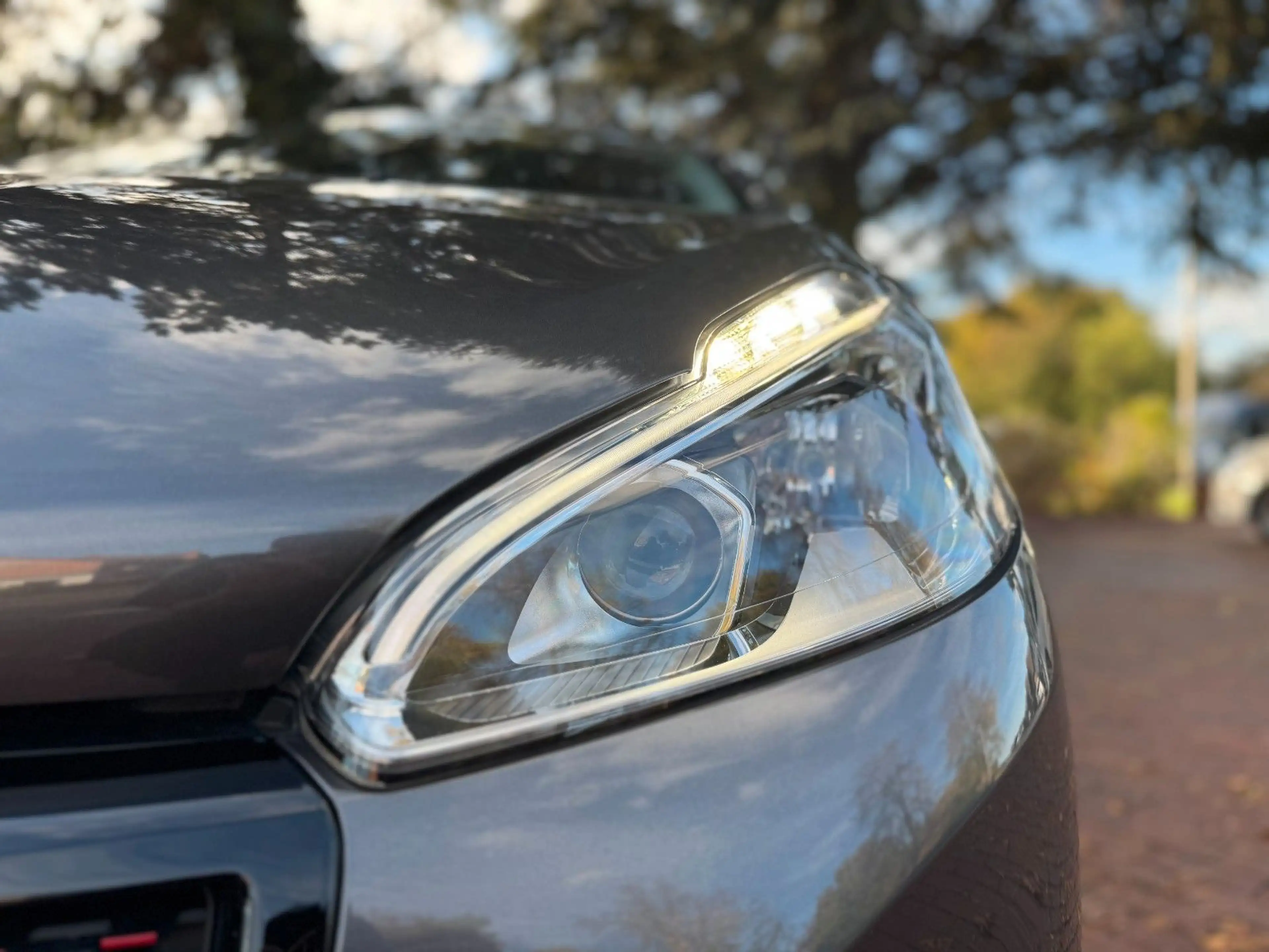 Peugeot 208 Allure|LED|Navi|Touch|Cam|Apple/Android! — photo 13