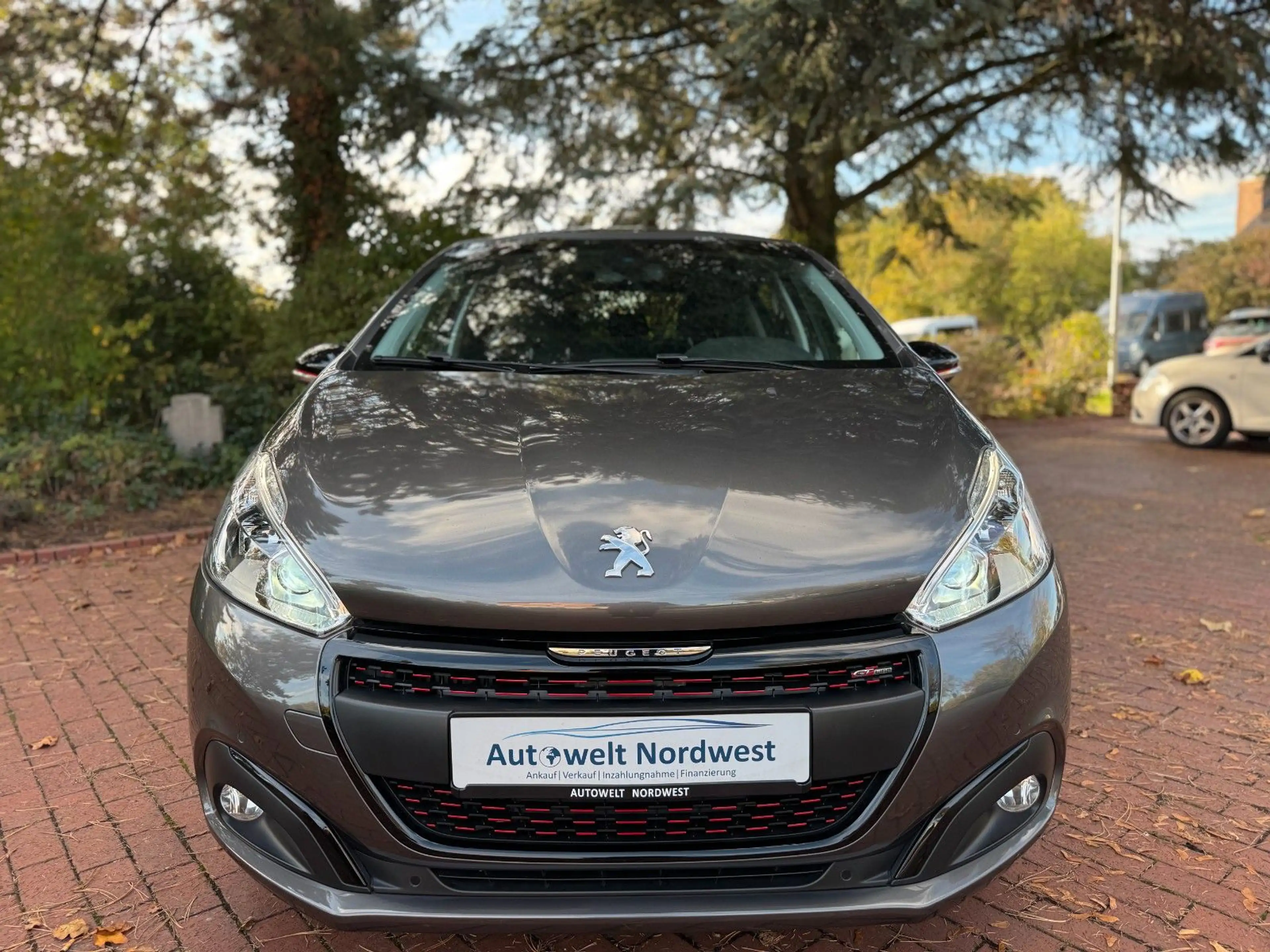 Peugeot 208 Allure|LED|Navi|Touch|Cam|Apple/Android! — photo 11